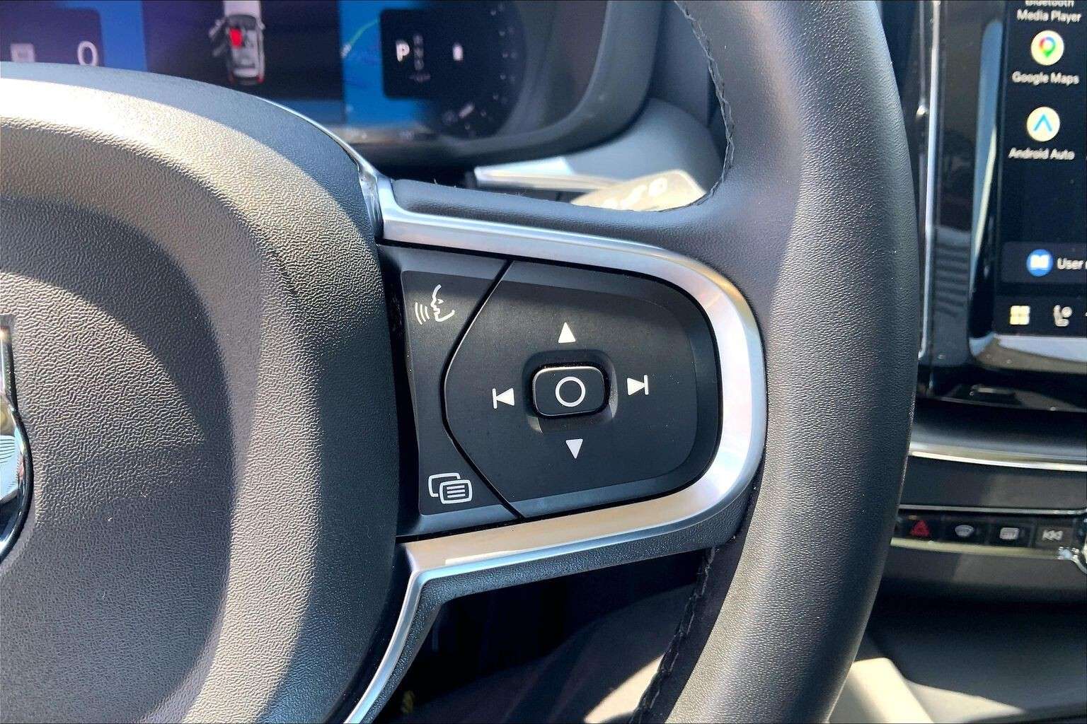 2024 Volvo XC60 | Hybrid | Sunroof | Heated Steering Wheel thumb 13