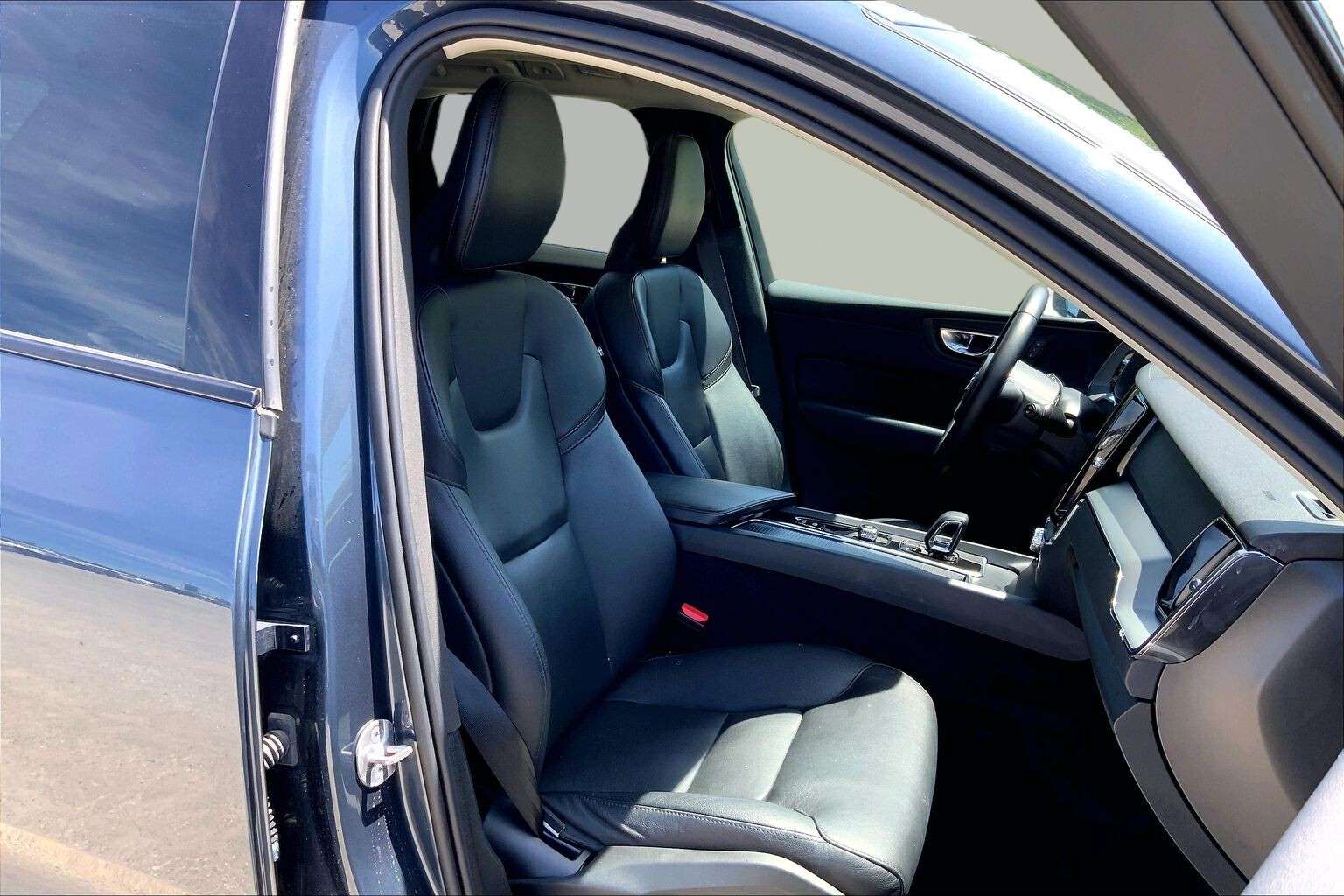 2024 Volvo XC60 | Hybrid | Sunroof | Heated Steering Wheel thumb 20
