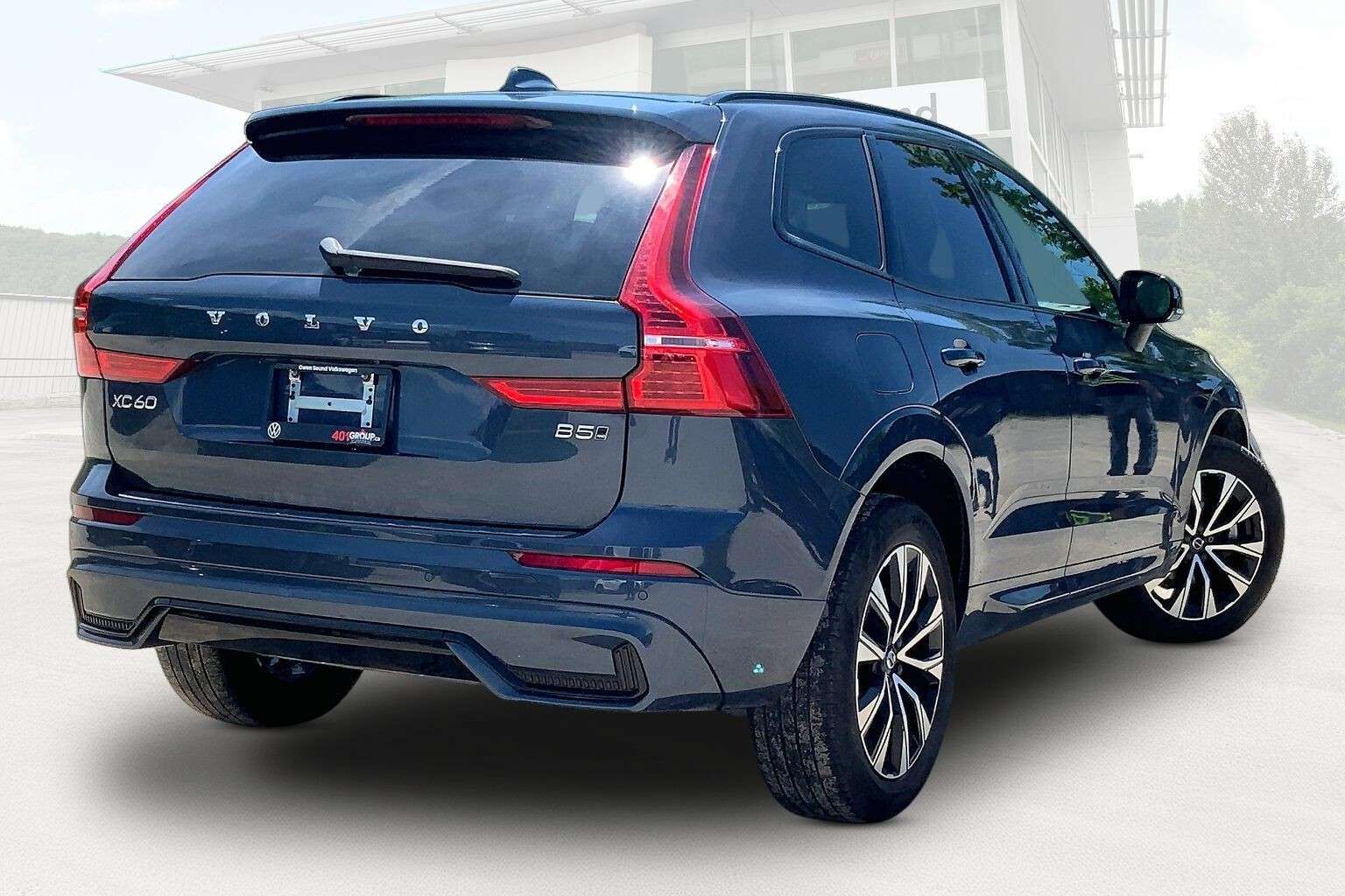 2024 Volvo XC60 | Hybrid | Sunroof | Heated Steering Wheel thumb 7
