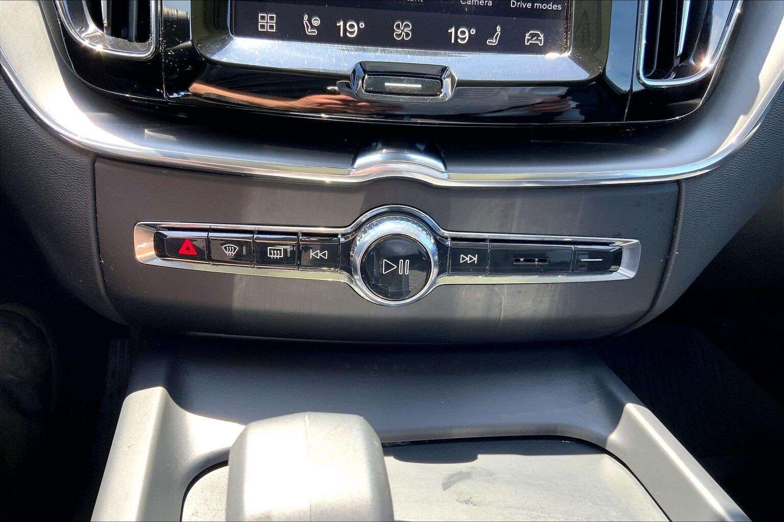 2024 Volvo XC60 | Hybrid | Sunroof | Heated Steering Wheel thumb 17
