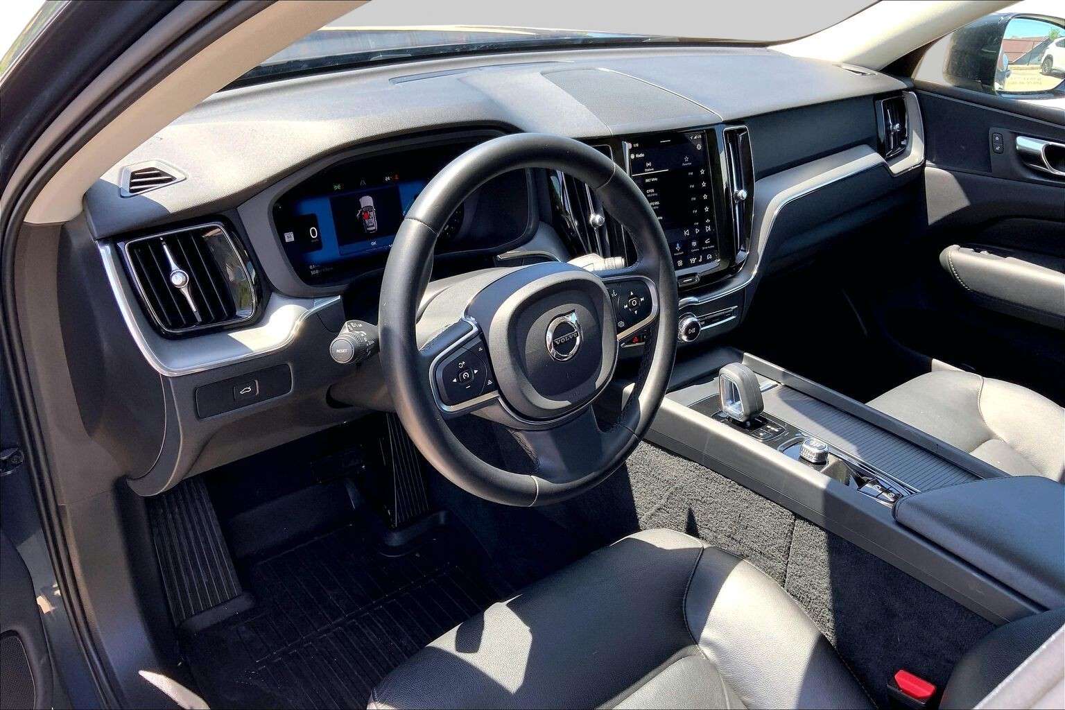 2024 Volvo XC60 | Hybrid | Sunroof | Heated Steering Wheel alt 2