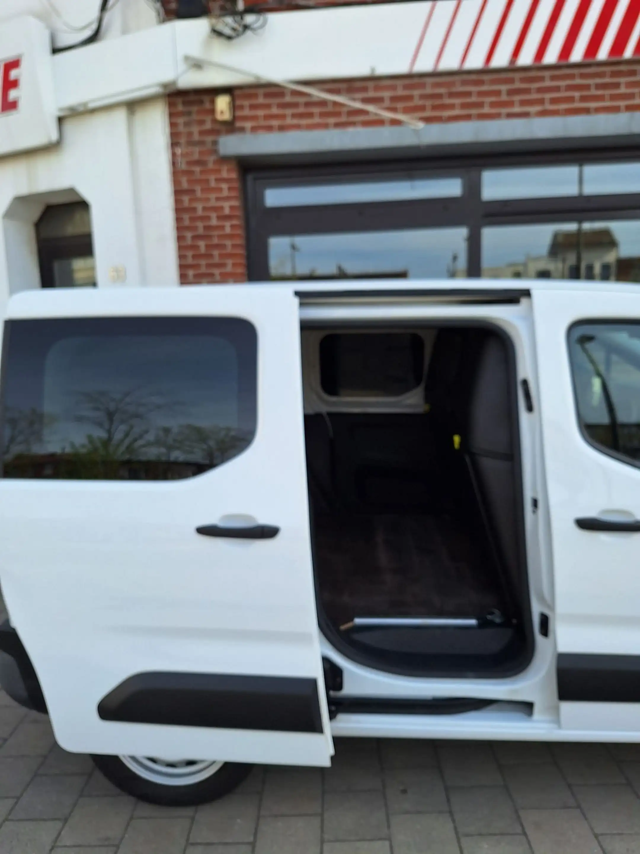 Peugeot Partner Standard L1 Heavy BlueHDI S/S Grip — photo 11