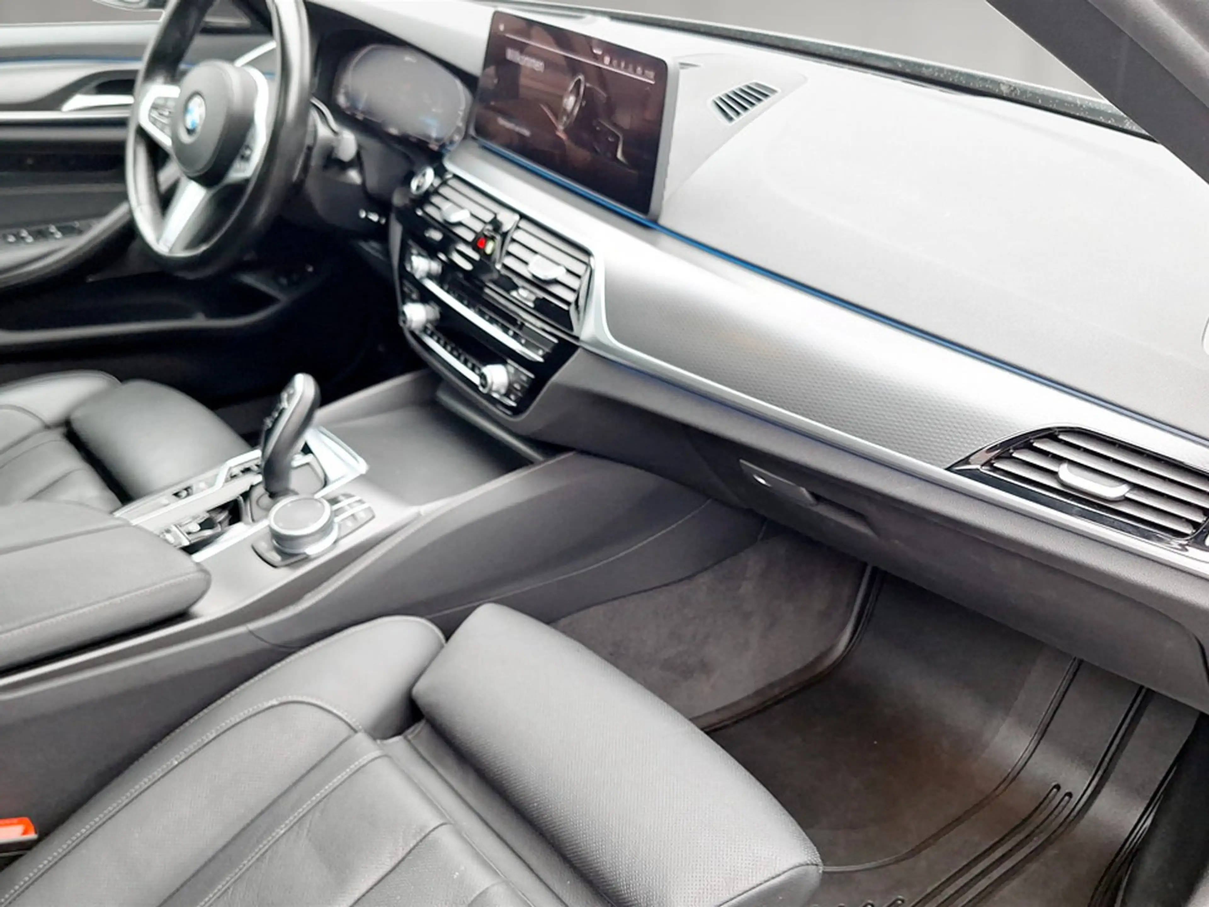 BMW 545 BMW 5 Lim. 545 e xDrive M Sport — photo 15