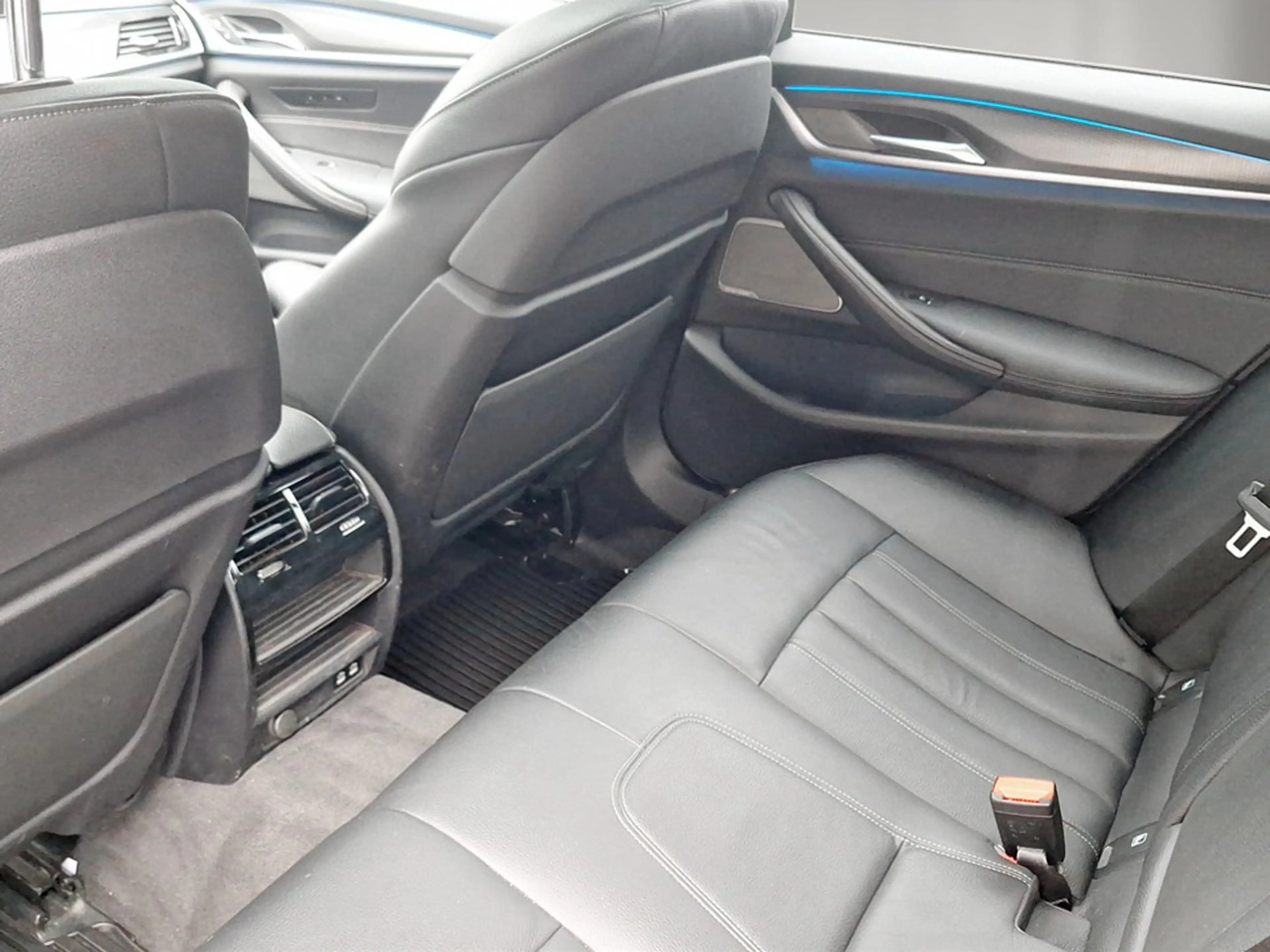 BMW 545 BMW 5 Lim. 545 e xDrive M Sport — photo 11