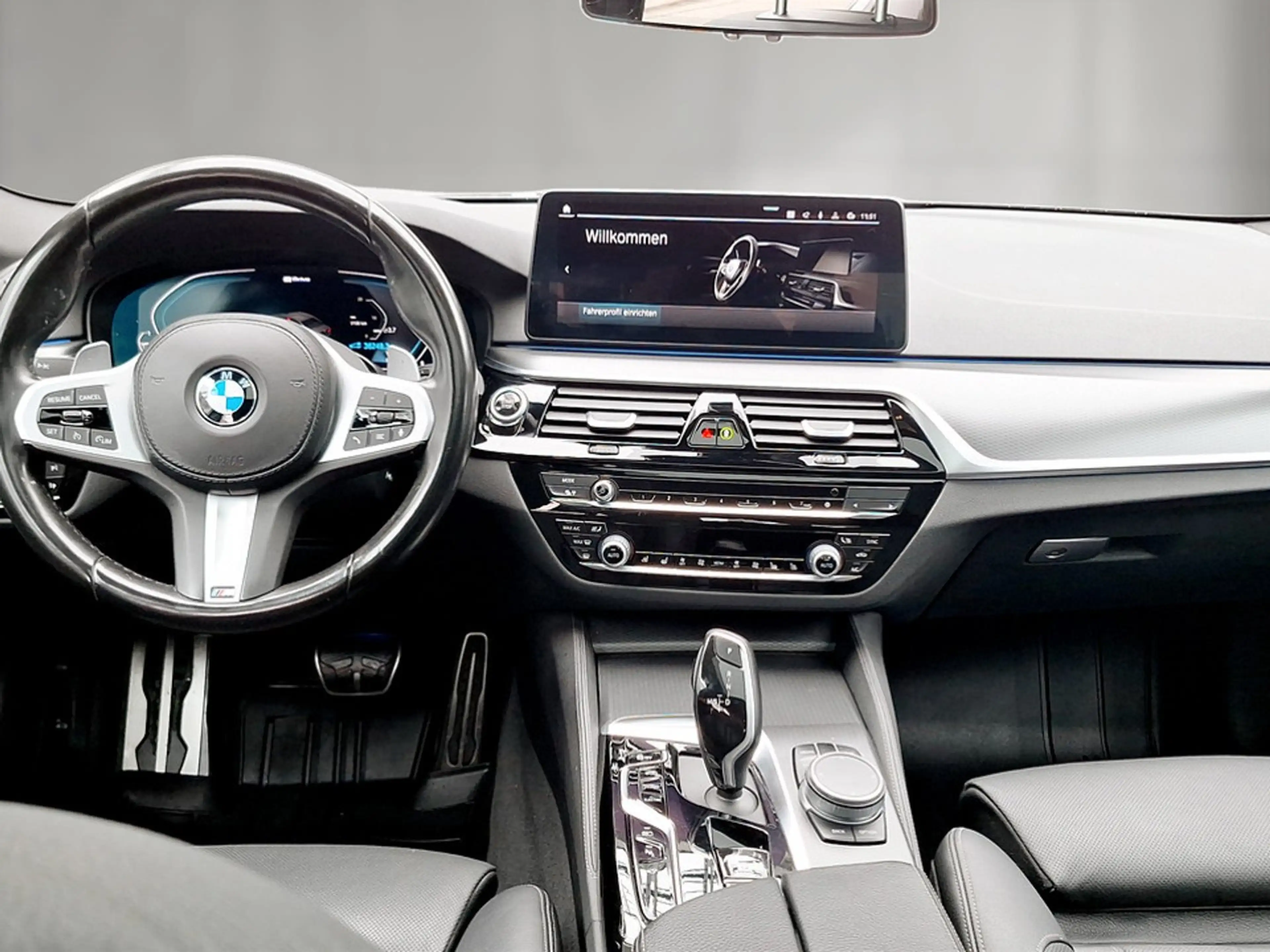 BMW 545 BMW 5 Lim. 545 e xDrive M Sport — photo 12