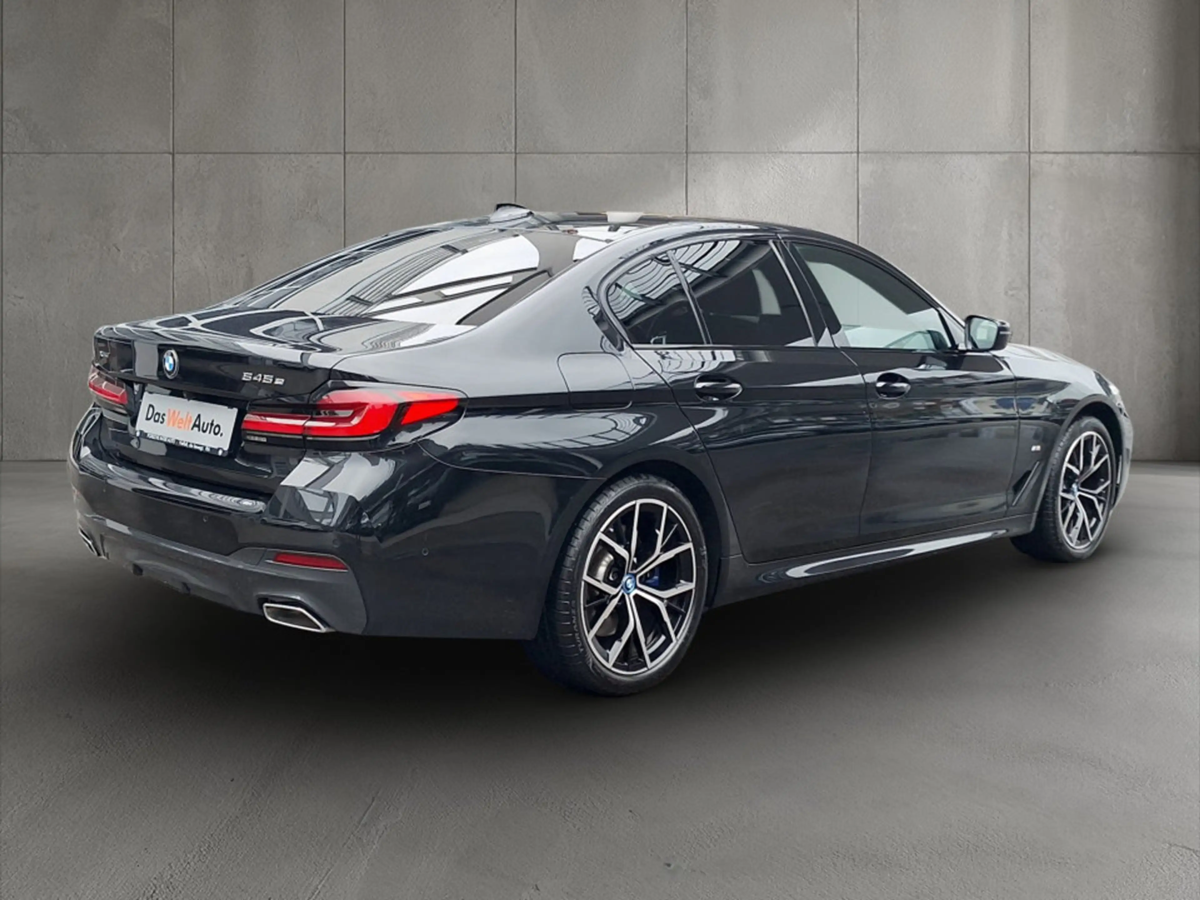 BMW 545 BMW 5 Lim. 545 e xDrive M Sport — photo 4