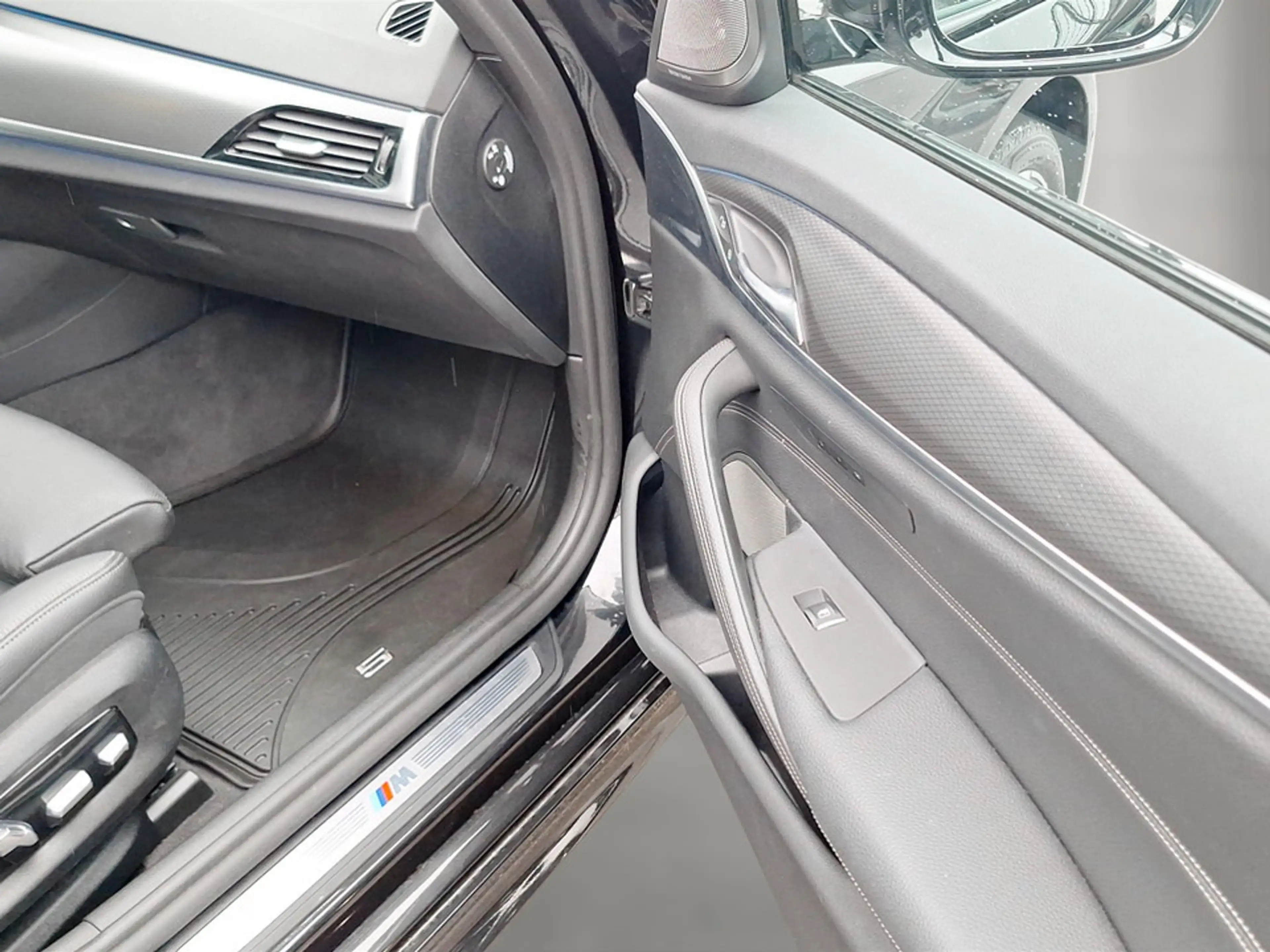 BMW 545 BMW 5 Lim. 545 e xDrive M Sport — photo 14