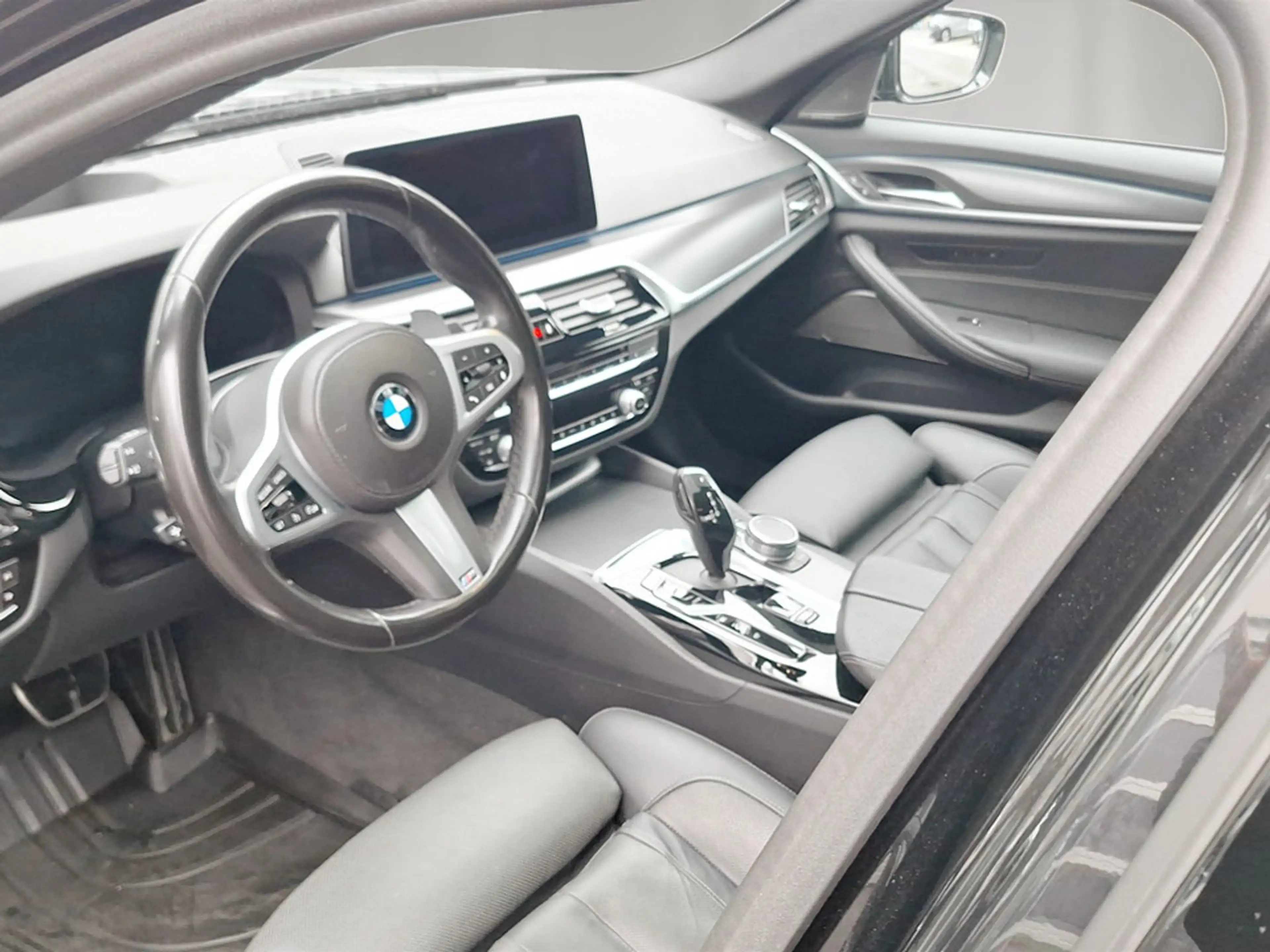 BMW 545 BMW 5 Lim. 545 e xDrive M Sport — photo 7