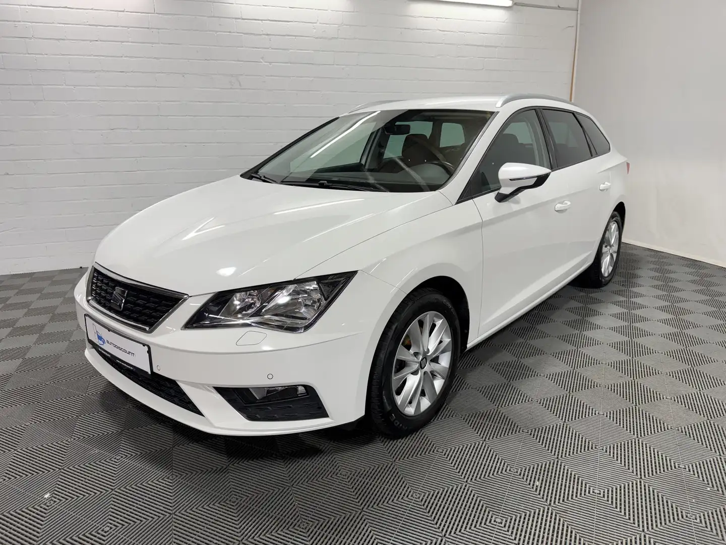 SEAT Leon Sportstourer ST 1.4 TSI Style AHK SHZ KLIMA USB... Weiß - 1