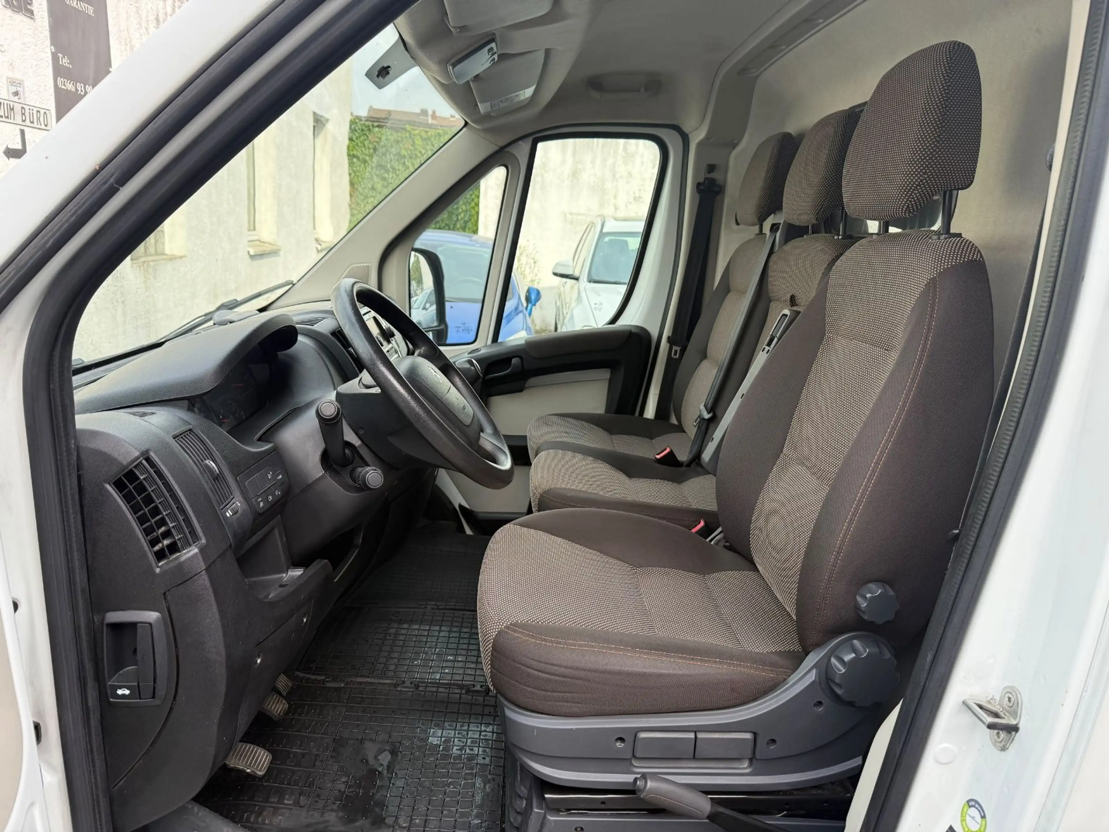 Peugeot Boxer Kasten Hochraum 333 L2H2 2.Hand*Navi*Klima — photo 11