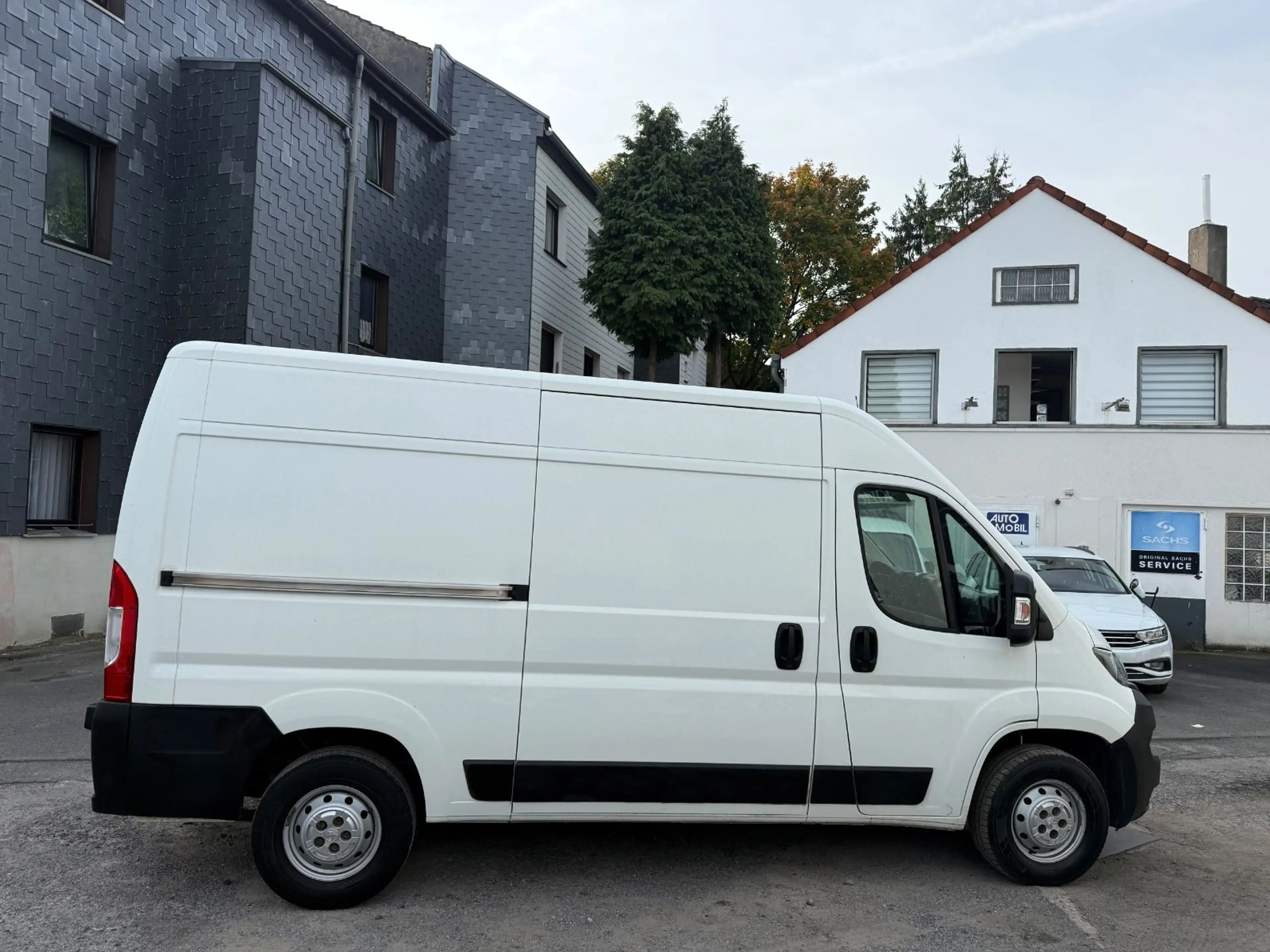 Peugeot Boxer Kasten Hochraum 333 L2H2 2.Hand*Navi*Klima — photo 5