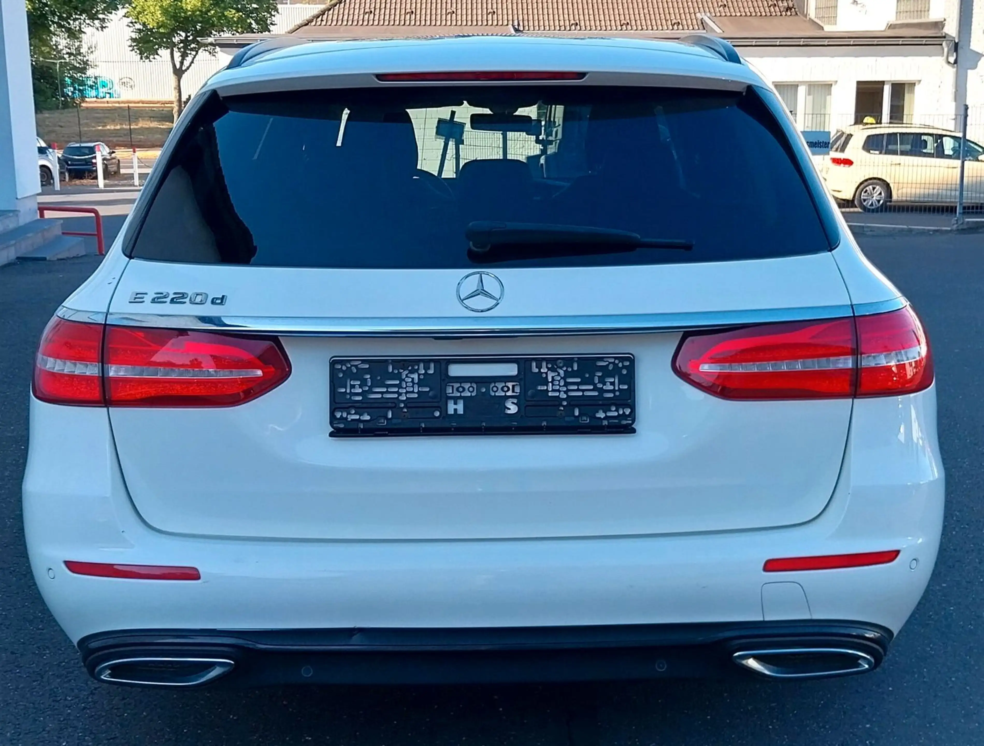 Mercedes-Benz E 220 d T-Modell 9G-Automatik Scheckheft MB 1.Hd — photo 9