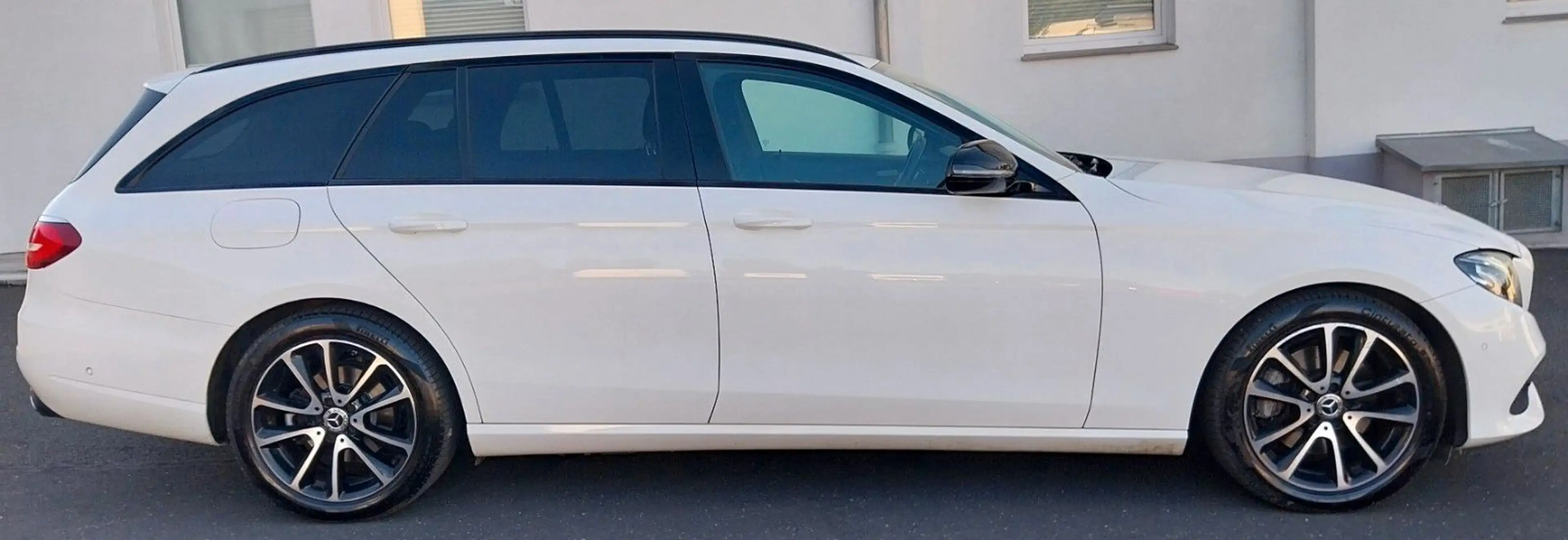 Mercedes-Benz E 220 d T-Modell 9G-Automatik Scheckheft MB 1.Hd — photo 5