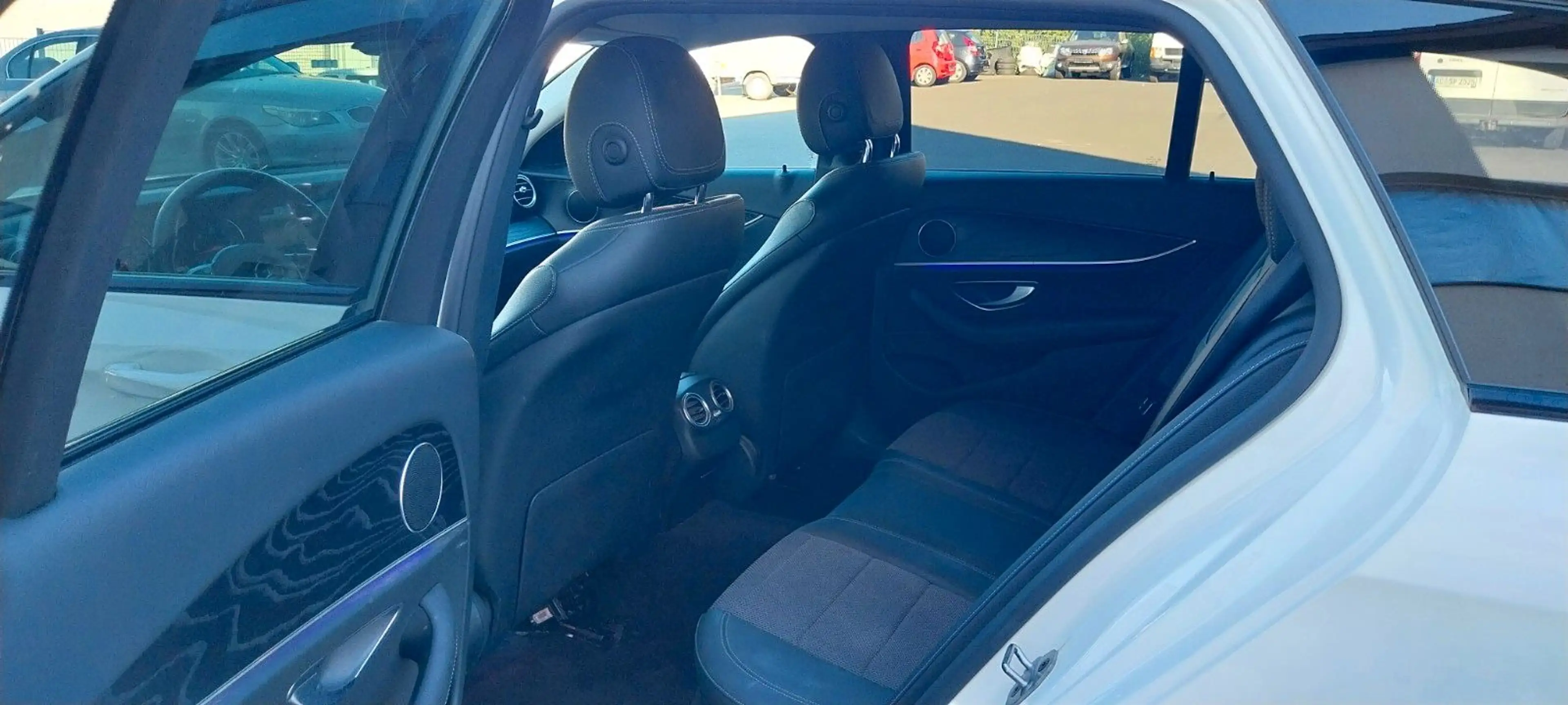 Mercedes-Benz E 220 d T-Modell 9G-Automatik Scheckheft MB 1.Hd — photo 14