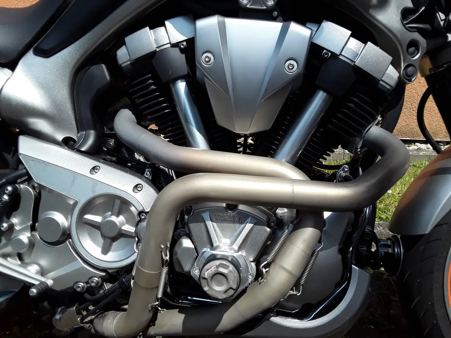 Yamaha MT-01 RP 18 Zilver - 1