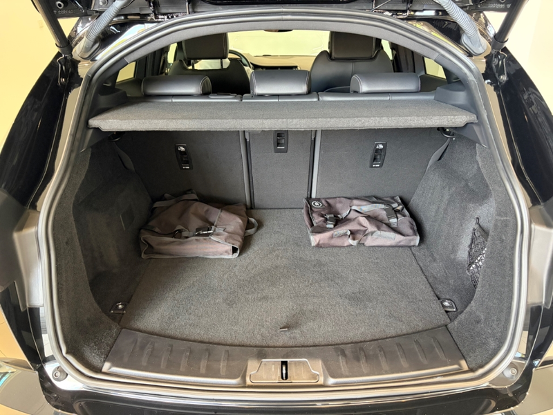 Jaguar E-Pace R-Dynamic SE AWD Plug-In Hybrid — photo 9