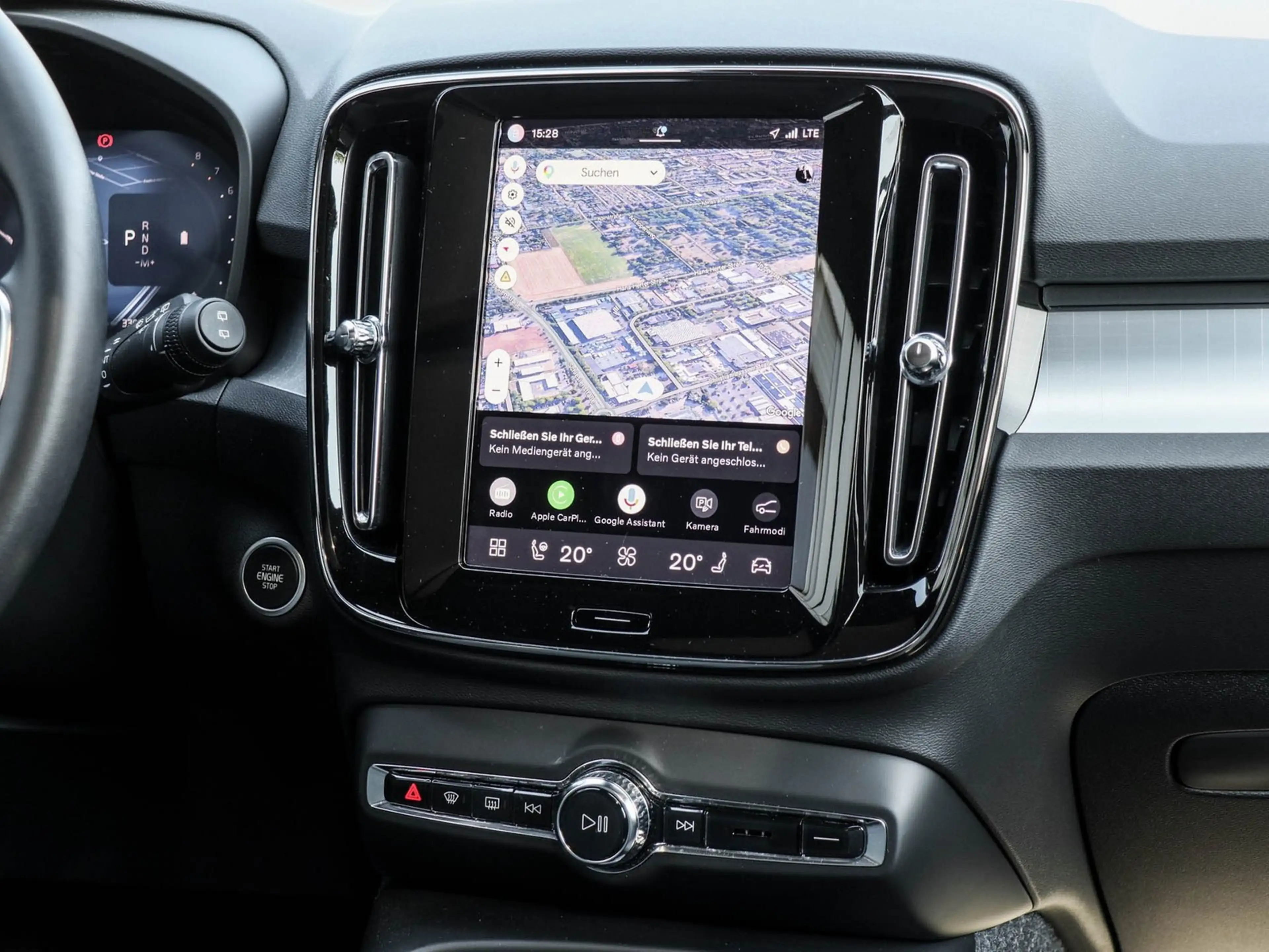 Volvo XC40 B3 Plus Black Edition Panorama 360 Kamera 20 Zoll — photo 7