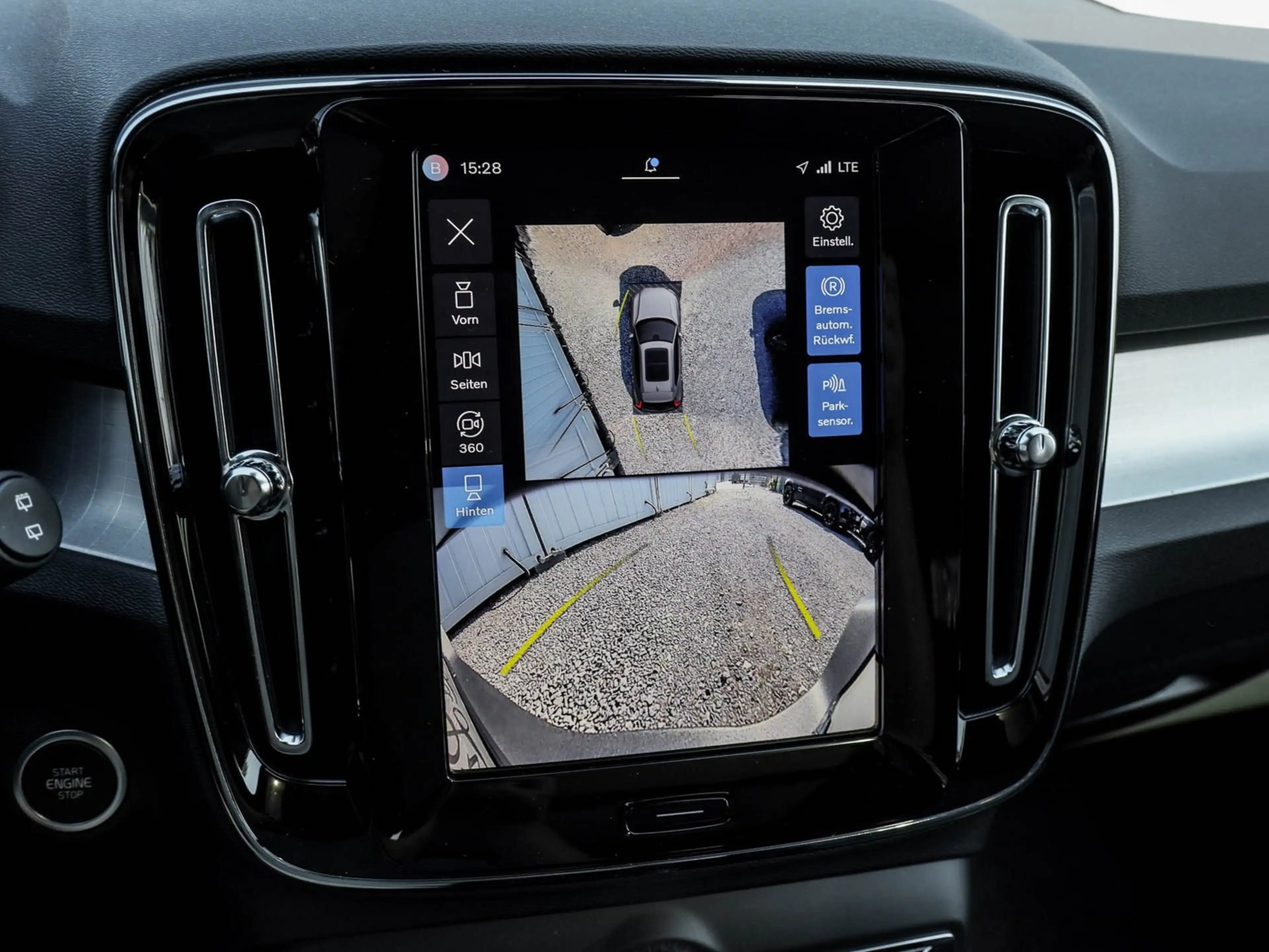 Volvo XC40 B3 Plus Black Edition Panorama 360 Kamera 20 Zoll — photo 13