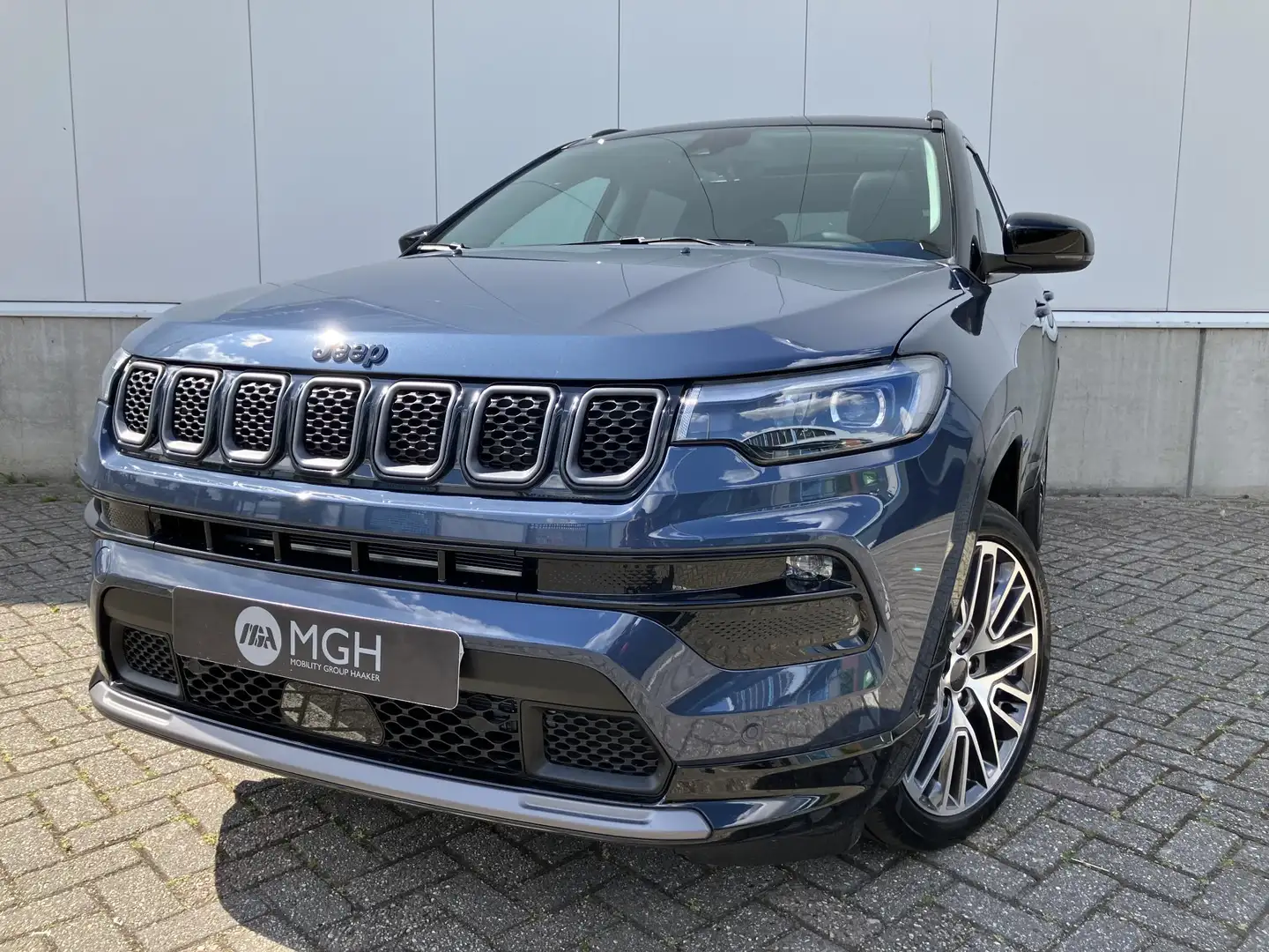 Jeep Compass 4xe 240 Plug-in Hybrid Electric Summit - 2