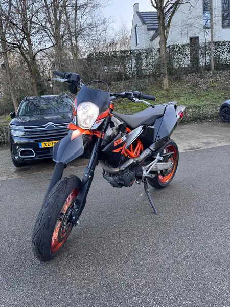 KTM 690 SMC R - foto 8