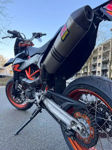 KTM 690 SMC R - foto 3