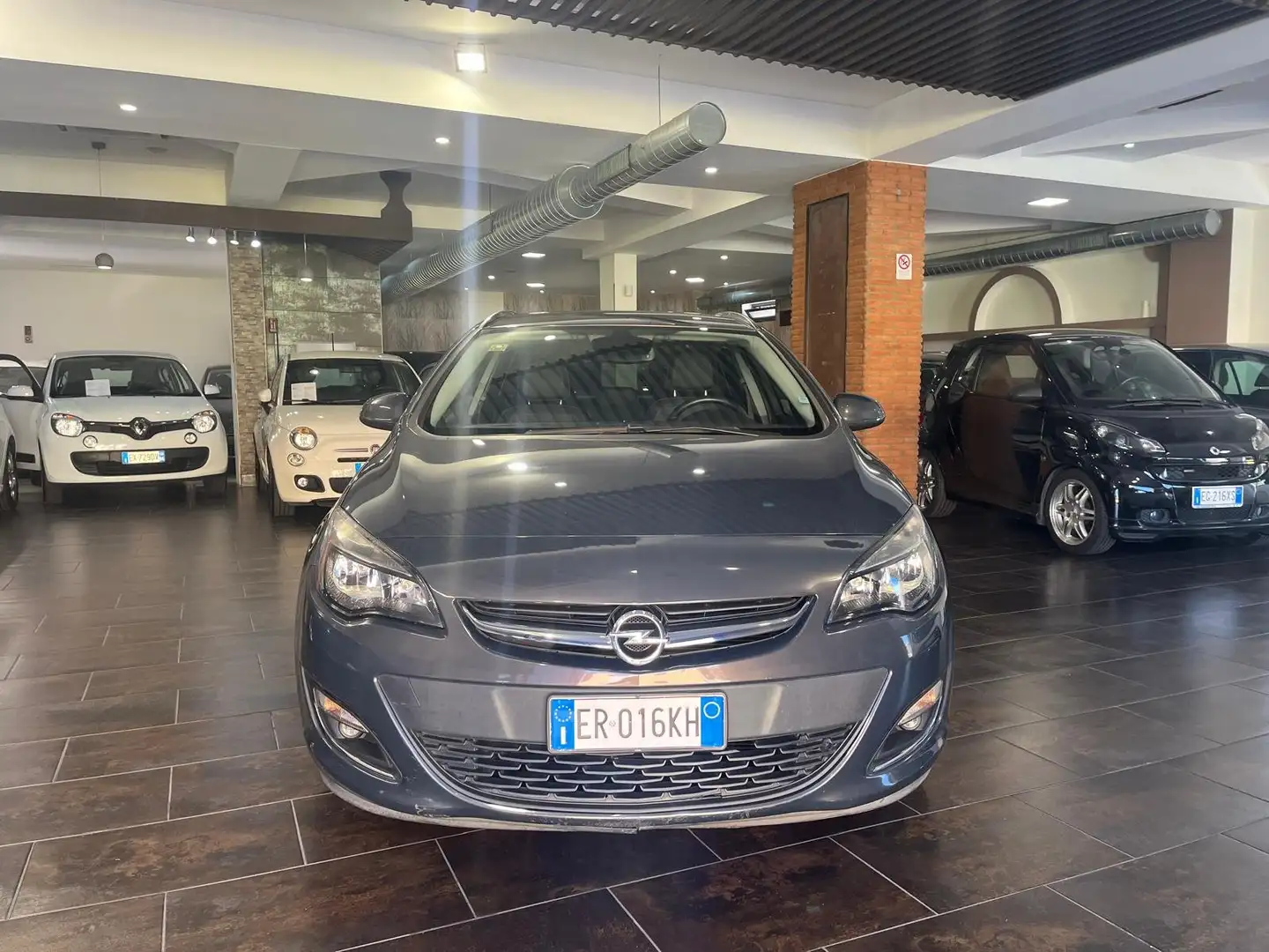 Opel Astra Astra IV 2010 Sports Tourer 1.7 cdti Cosmo 110cv Grigio - 2