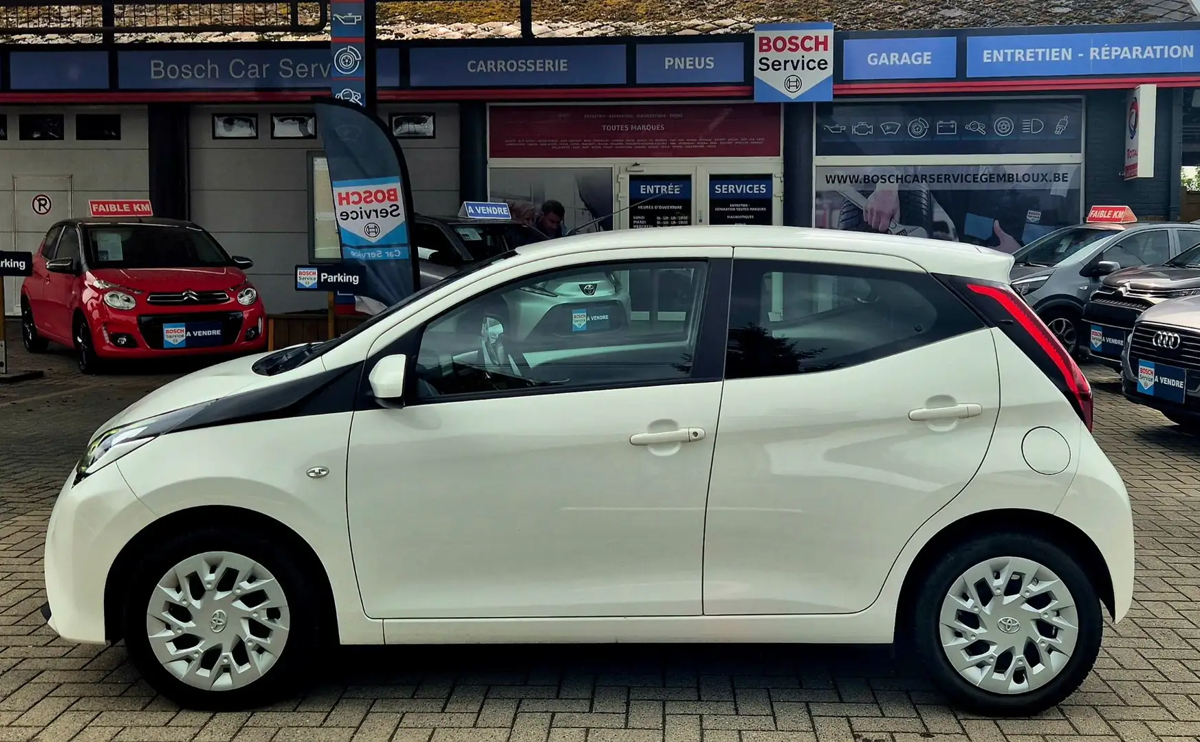 Toyota Aygo 1.0i VVT-i x-play II AUTOMATIQUE Blanc - 2
