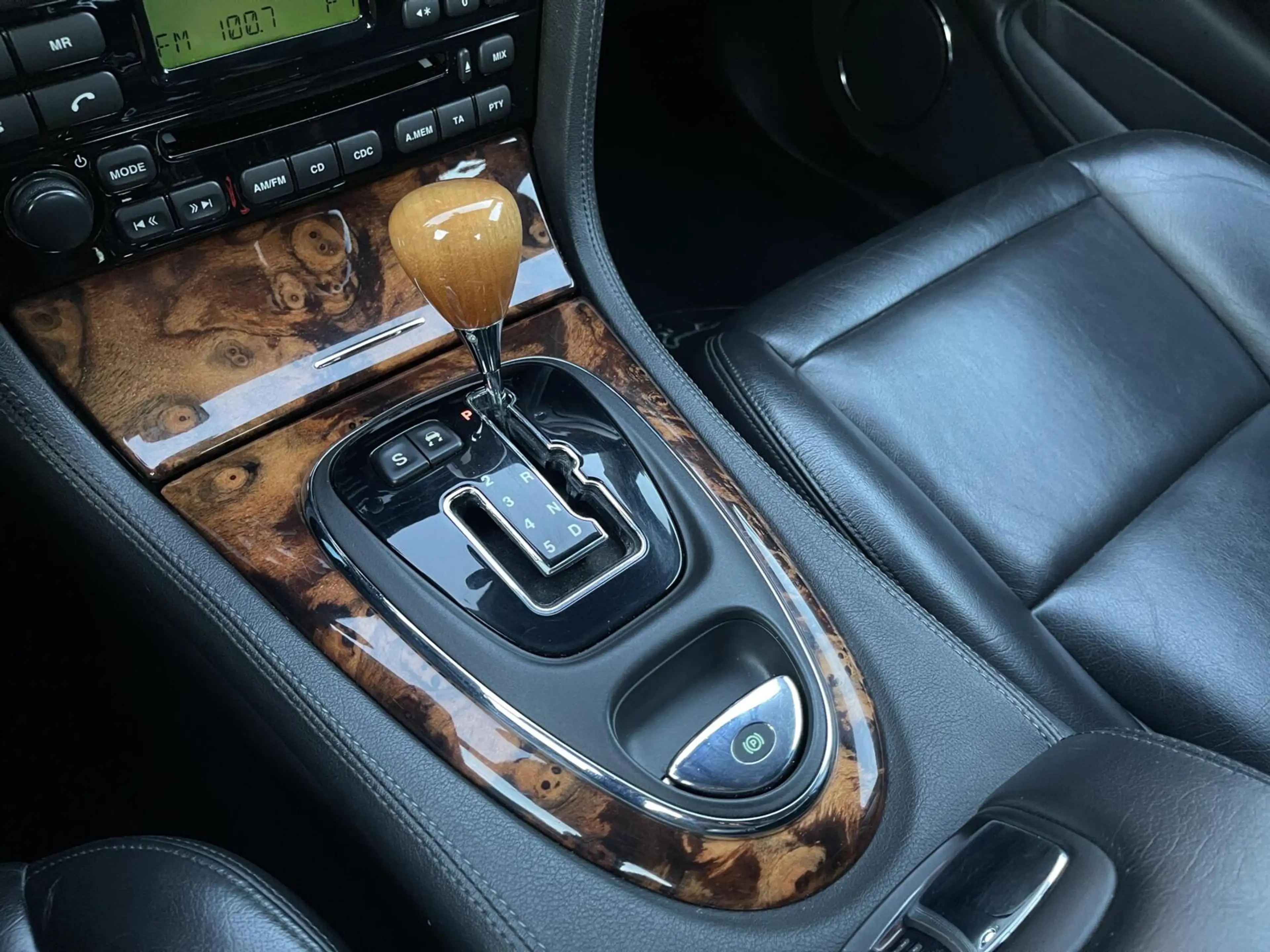 Jaguar XJ 3.5 V8 Executive AIRCO|LEER|ORIGINEEL NL|CRUISE CO — photo 9