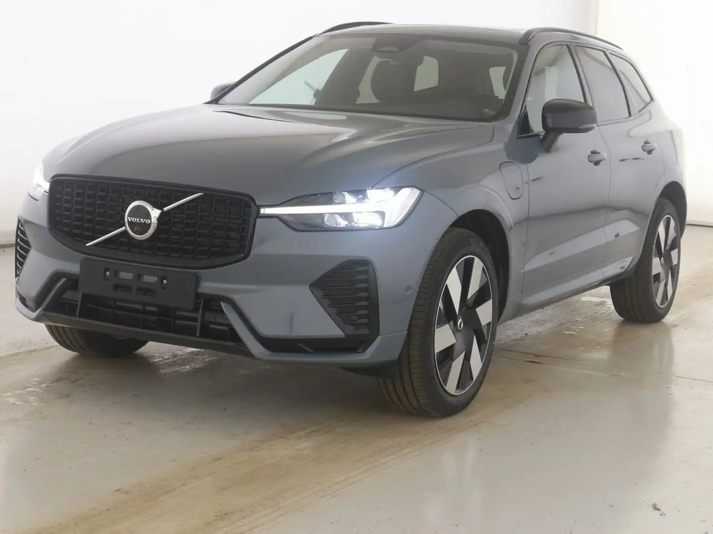 Volvo XC60 T8 Plus Dark Recharge Plug-In Hybrid AWD Grau - 1