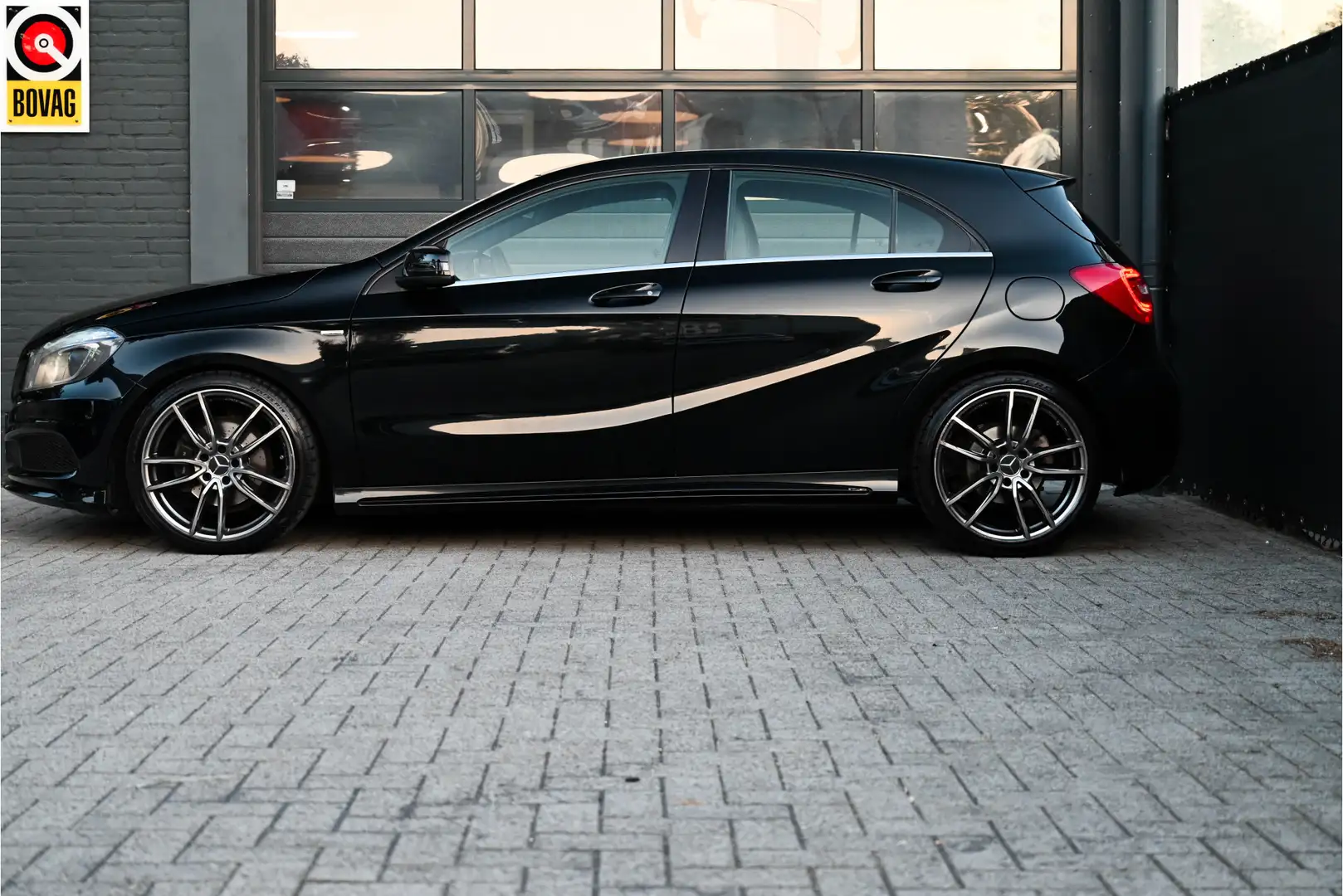 Mercedes-Benz A 180 Ambition AMG Pakket Noir - 2