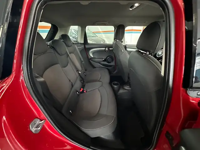 Mini Hatch view 11