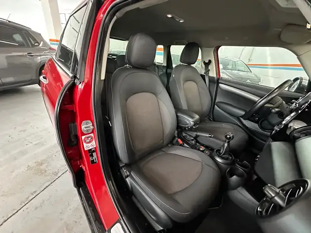 Mini Hatch view 12