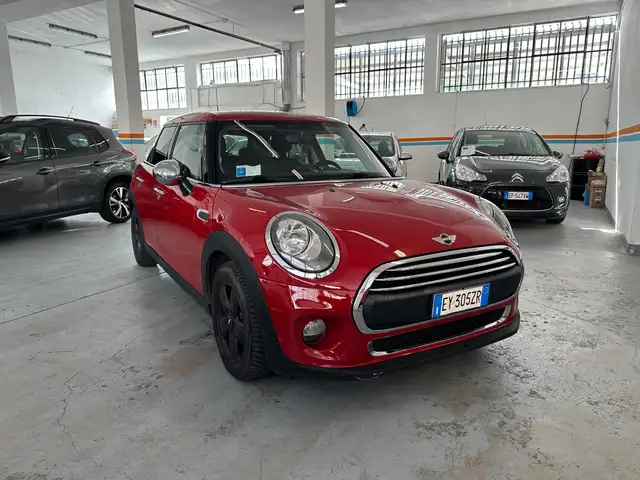 Mini Hatch view 6