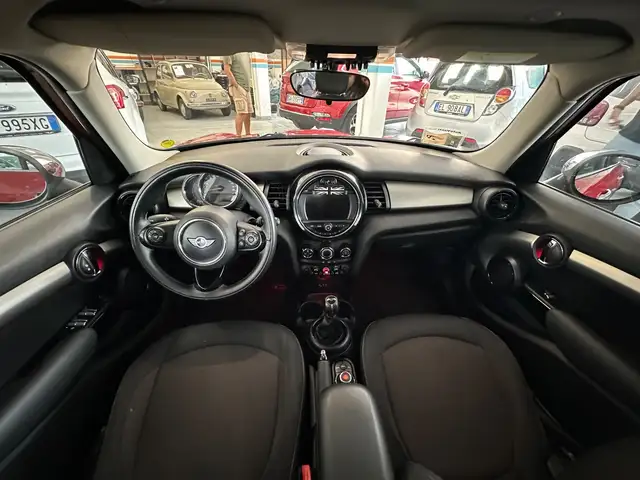 Mini Hatch view 9