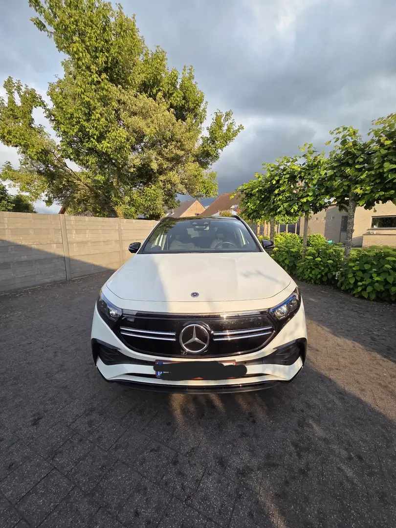 Mercedes-Benz EQA 300 4Matic AMG Line - 2