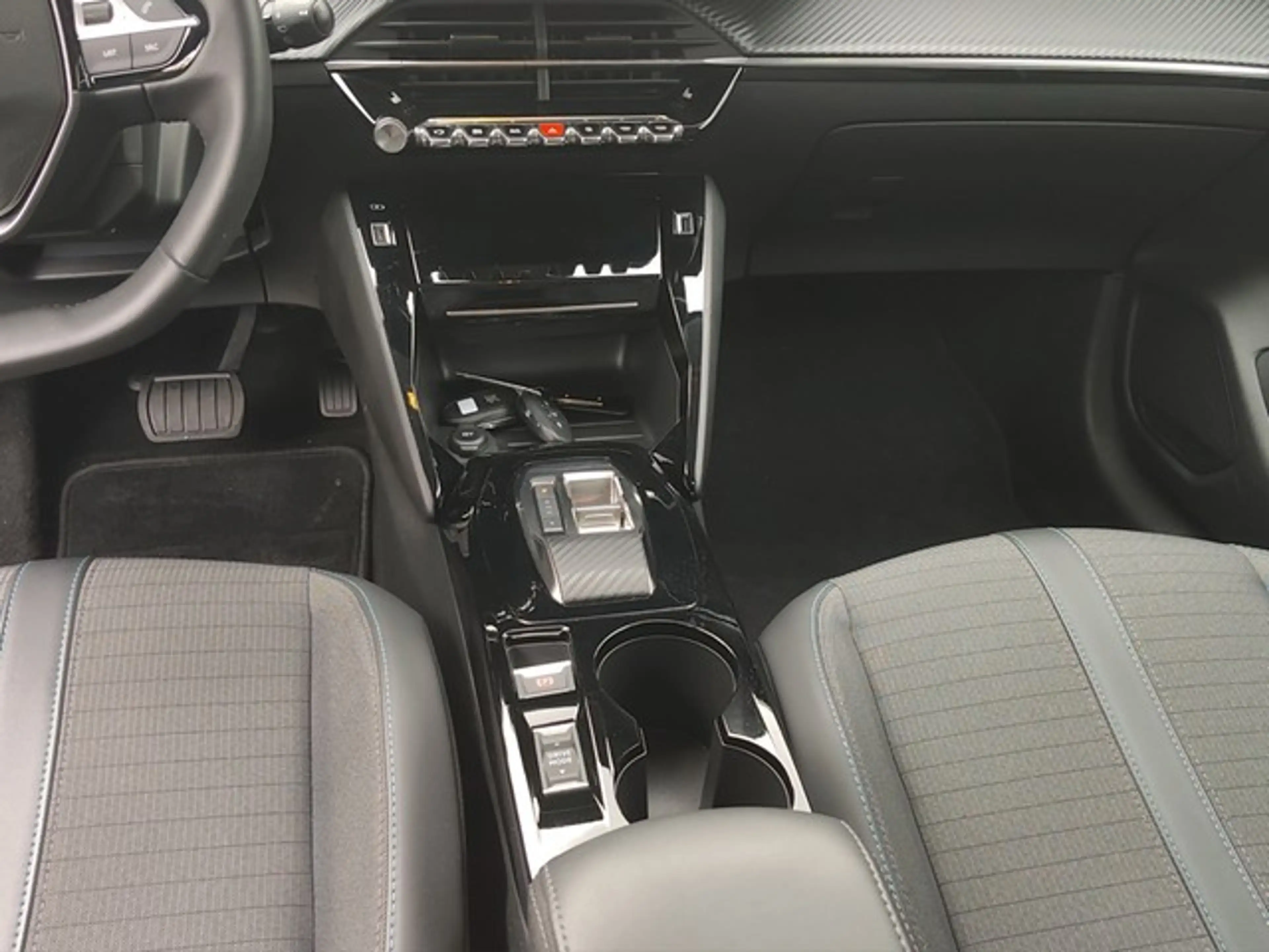 Peugeot e-208 Allure SHZ PDC KLIMAAT e- Allure — photo 11