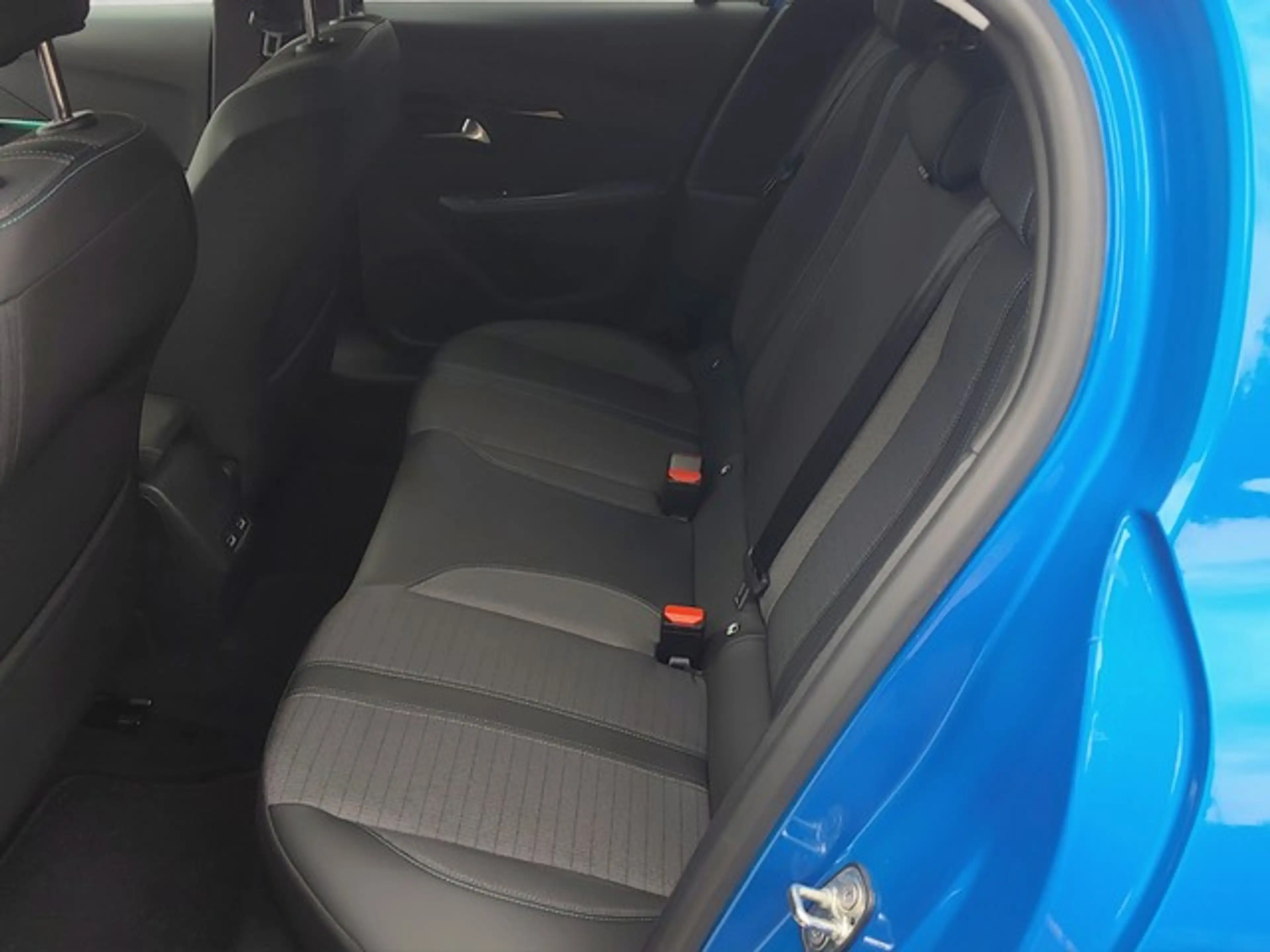 Peugeot e-208 Allure SHZ PDC KLIMAAT e- Allure — photo 15