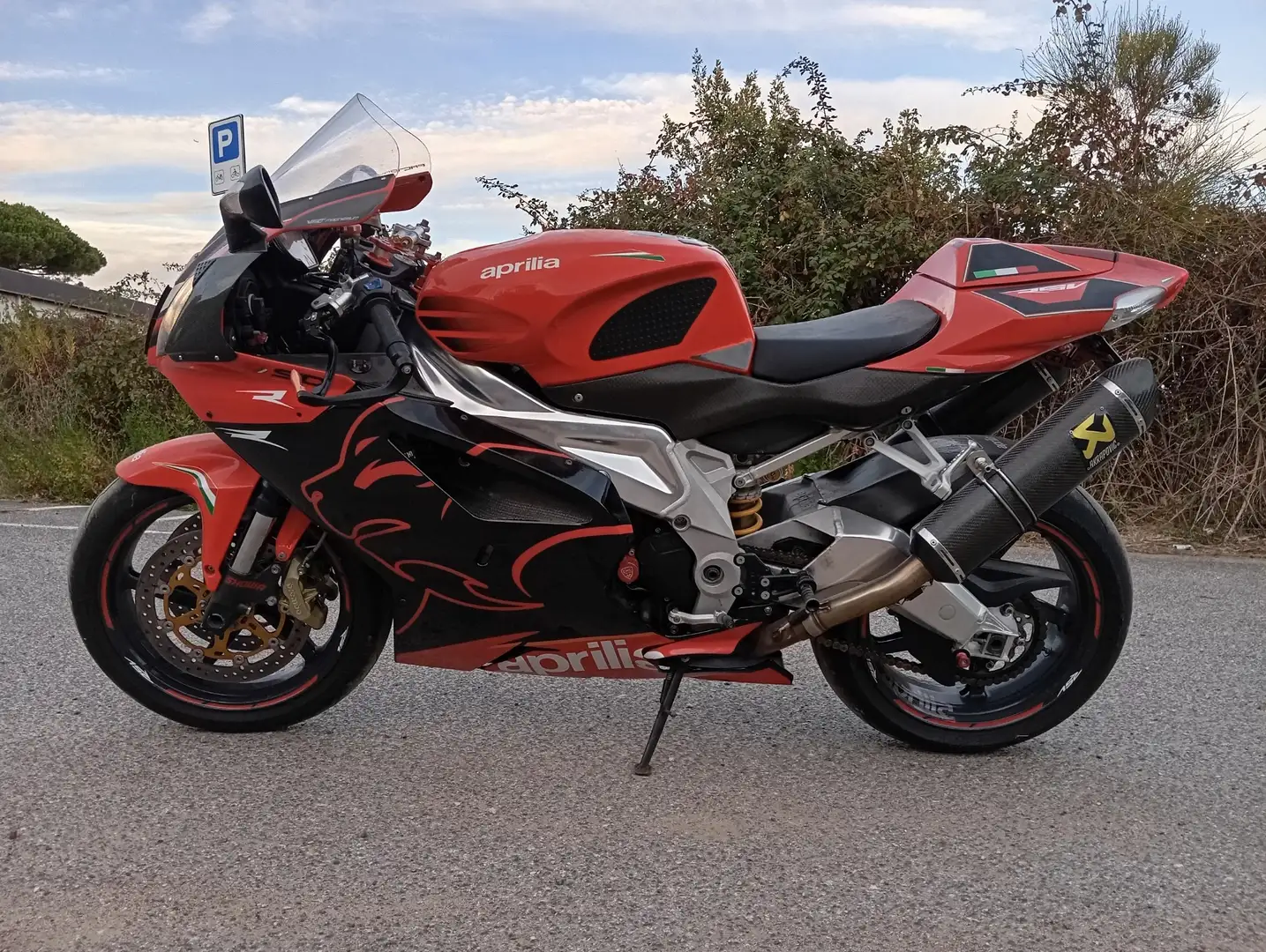 Aprilia RSV 1000 R factory Rojo - 1