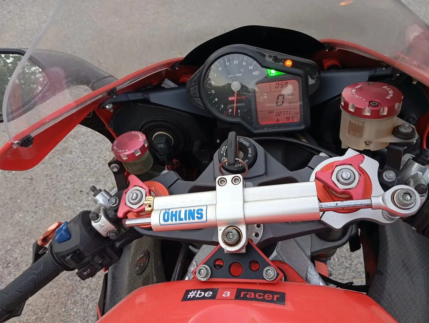 Aprilia RSV 1000 R factory Rojo - 2
