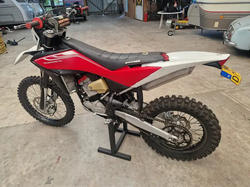 Husqvarna 701 Enduro - foto 2