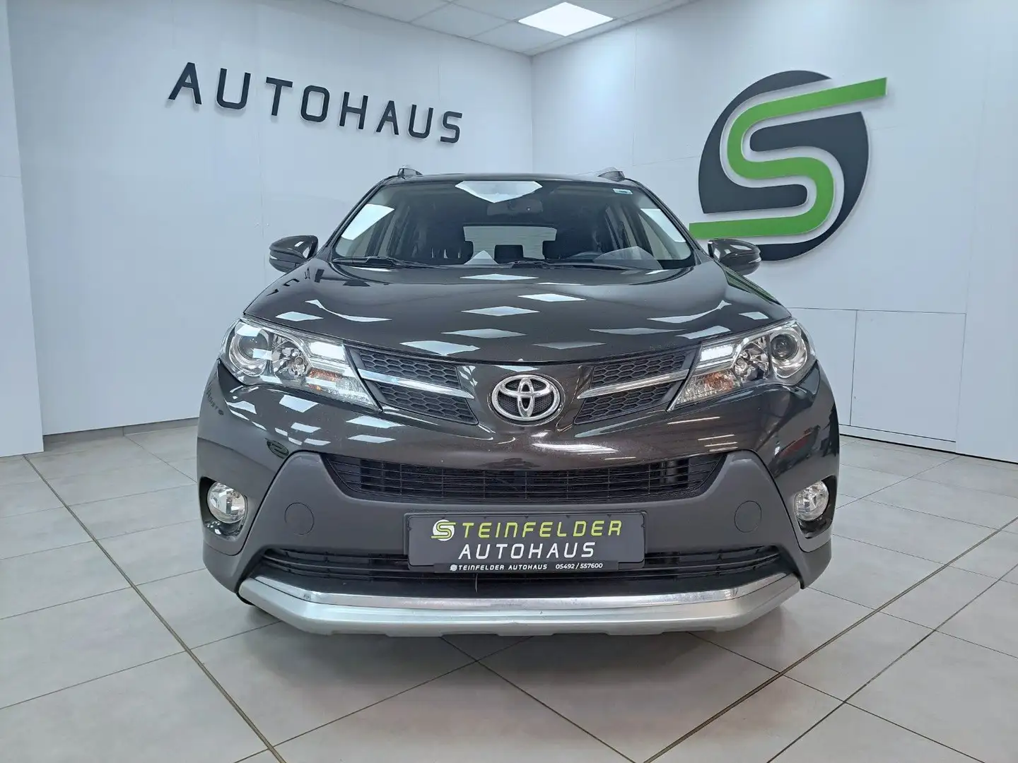 Toyota RAV 4 4 2.2 Edition-S ALLRAD / NAVI / RKAM / AHK Braun - 2