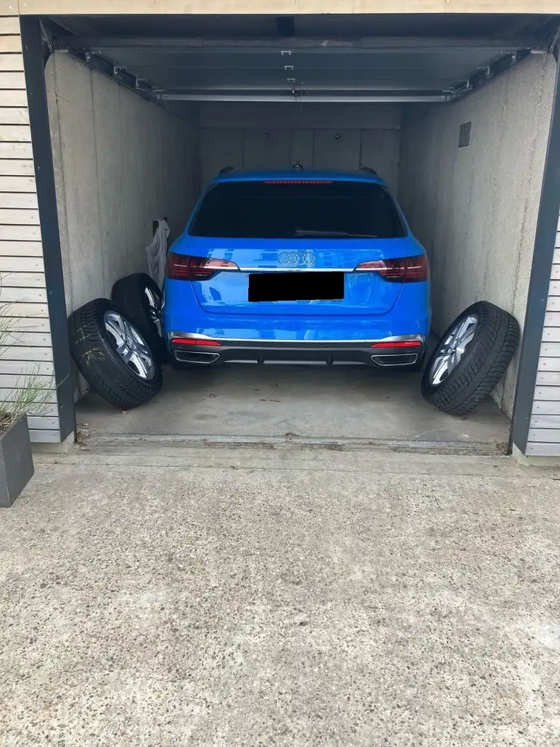 Audi A4 Avant 40 TDI quattro S tronic line Blau - 2