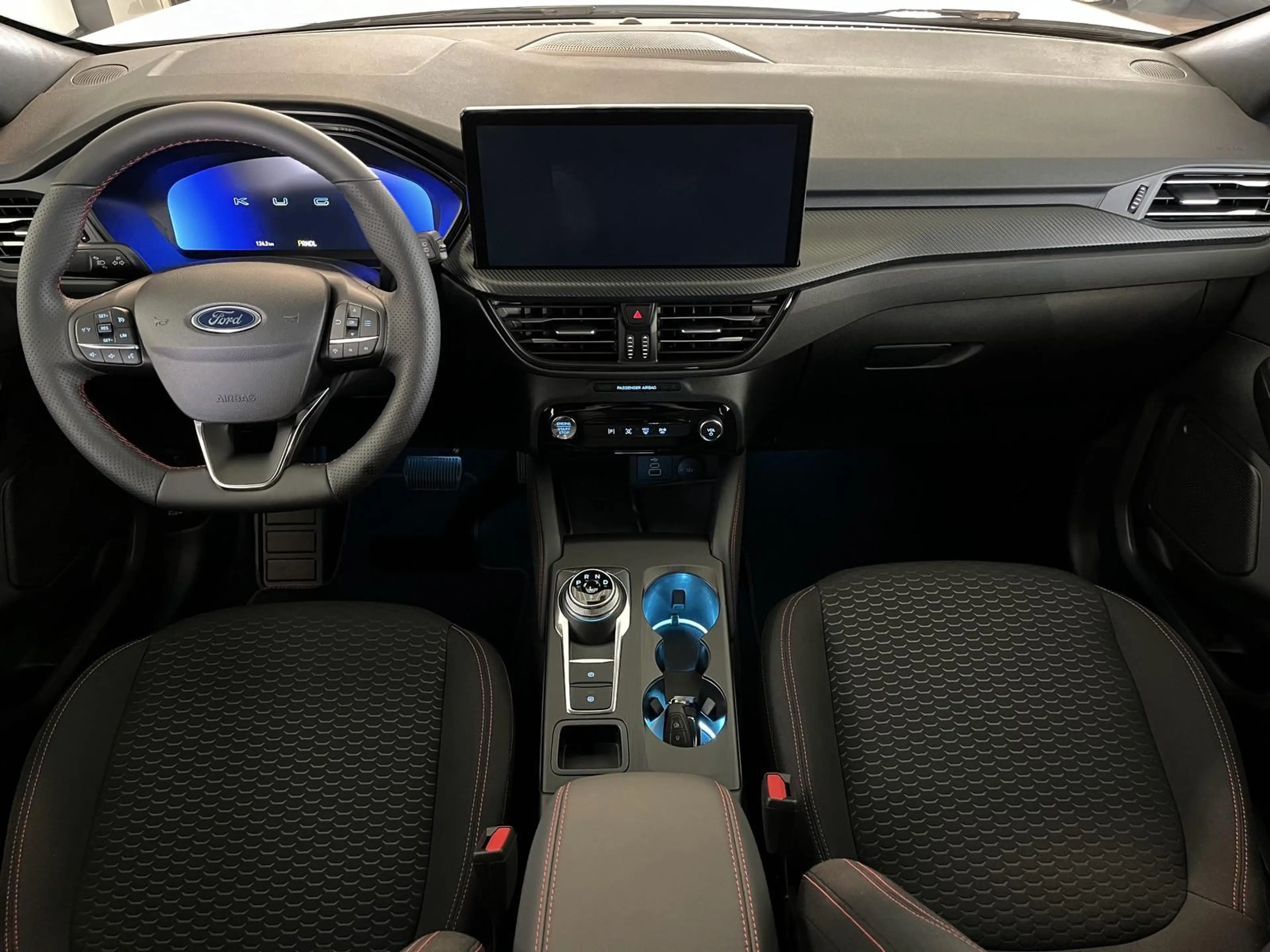 Ford Kuga FHEV Hybrid ST-Line — photo 6