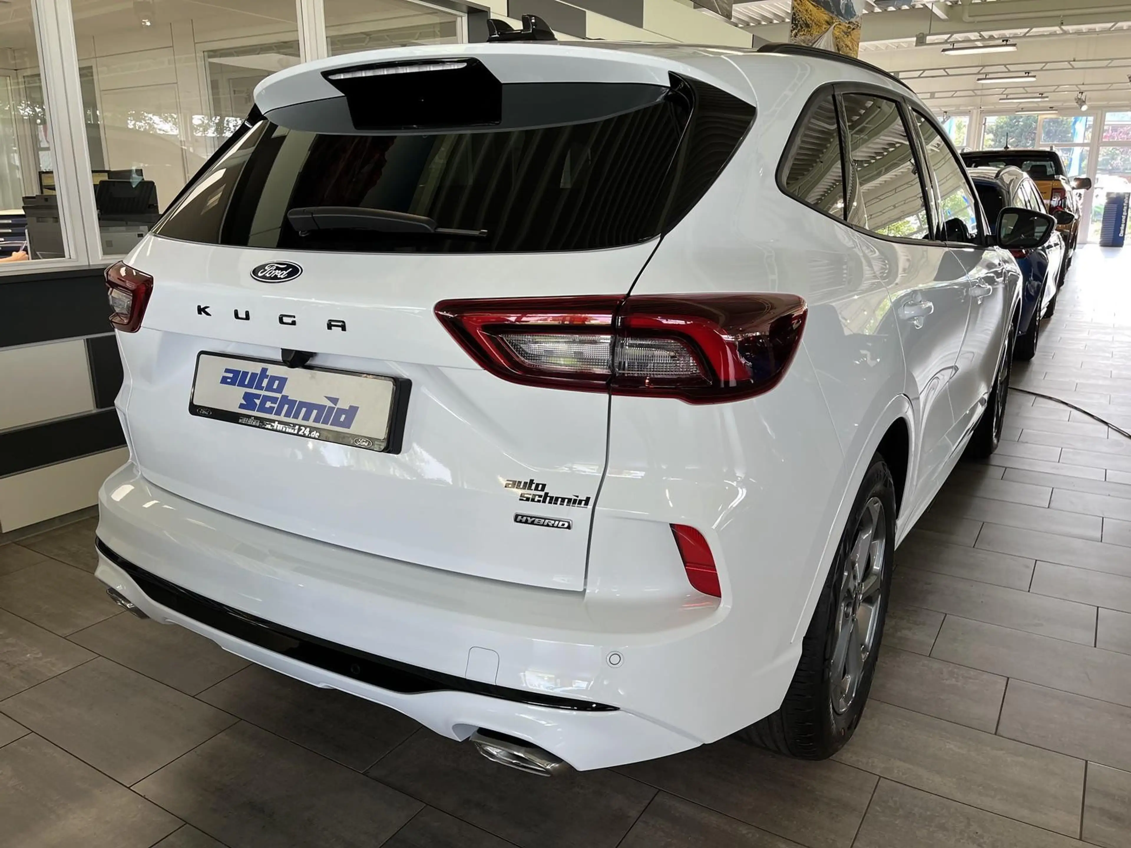Ford Kuga FHEV Hybrid ST-Line — photo 3
