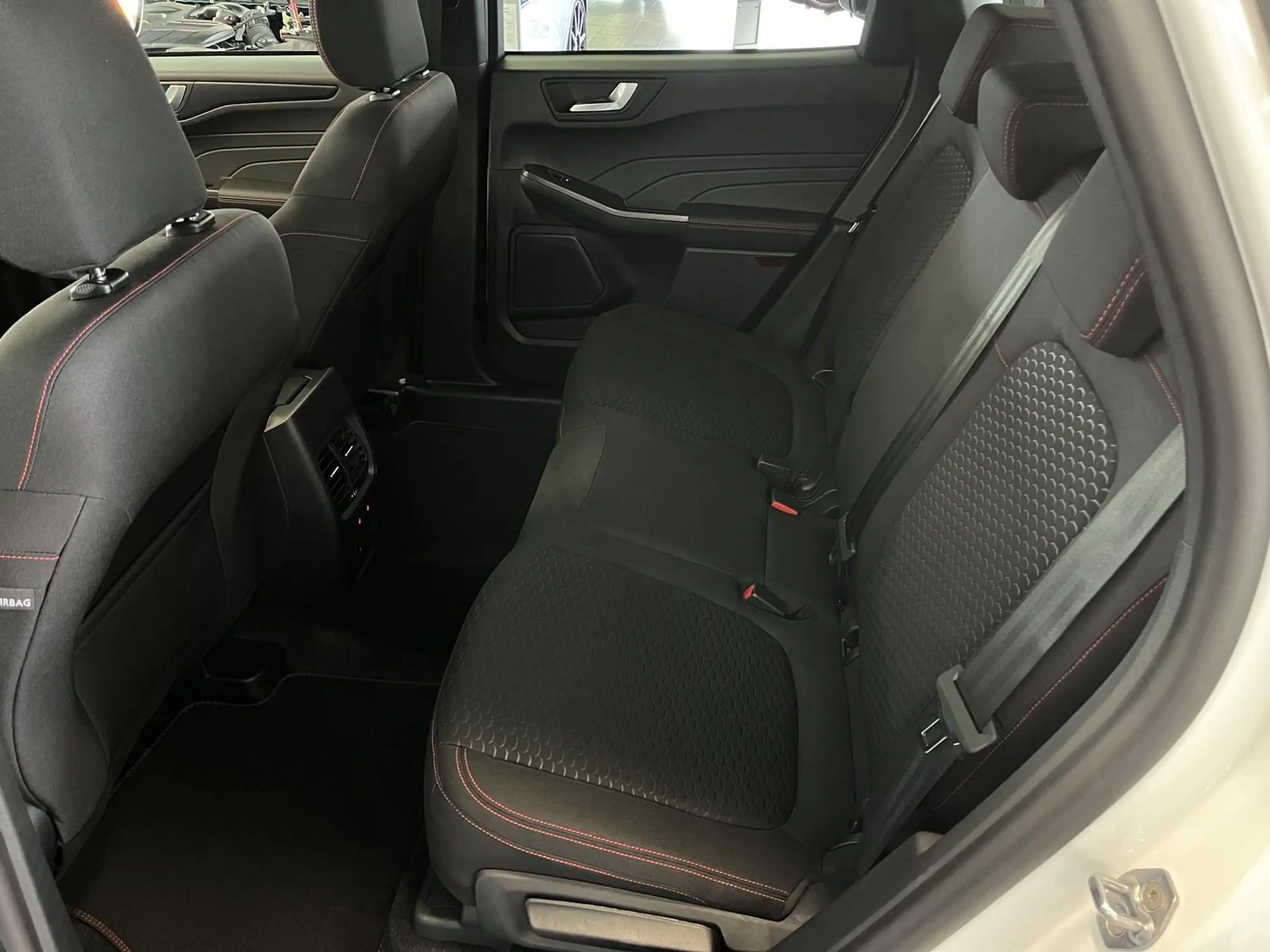 Ford Kuga FHEV Hybrid ST-Line — photo 9