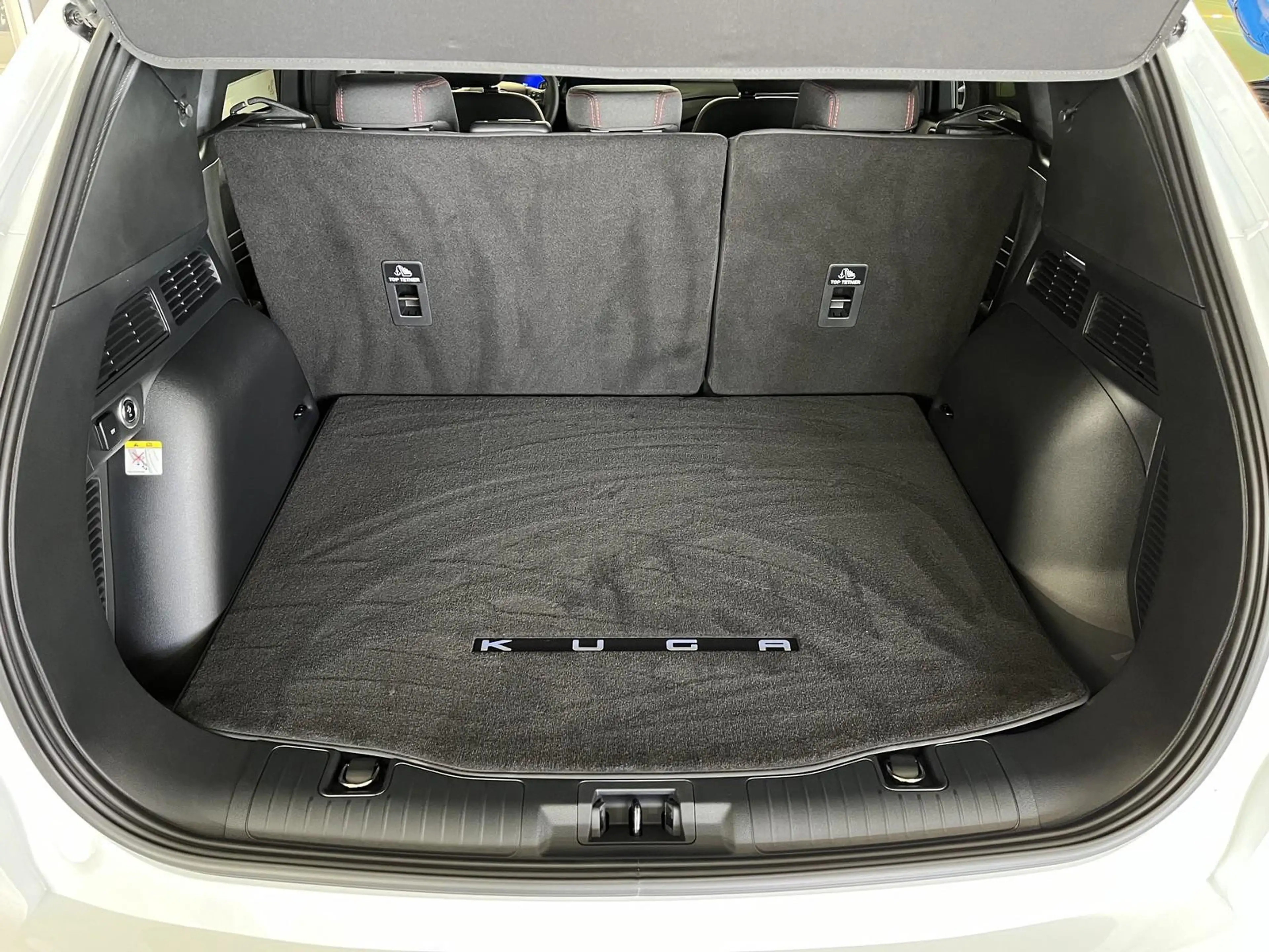 Ford Kuga FHEV Hybrid ST-Line — photo 10