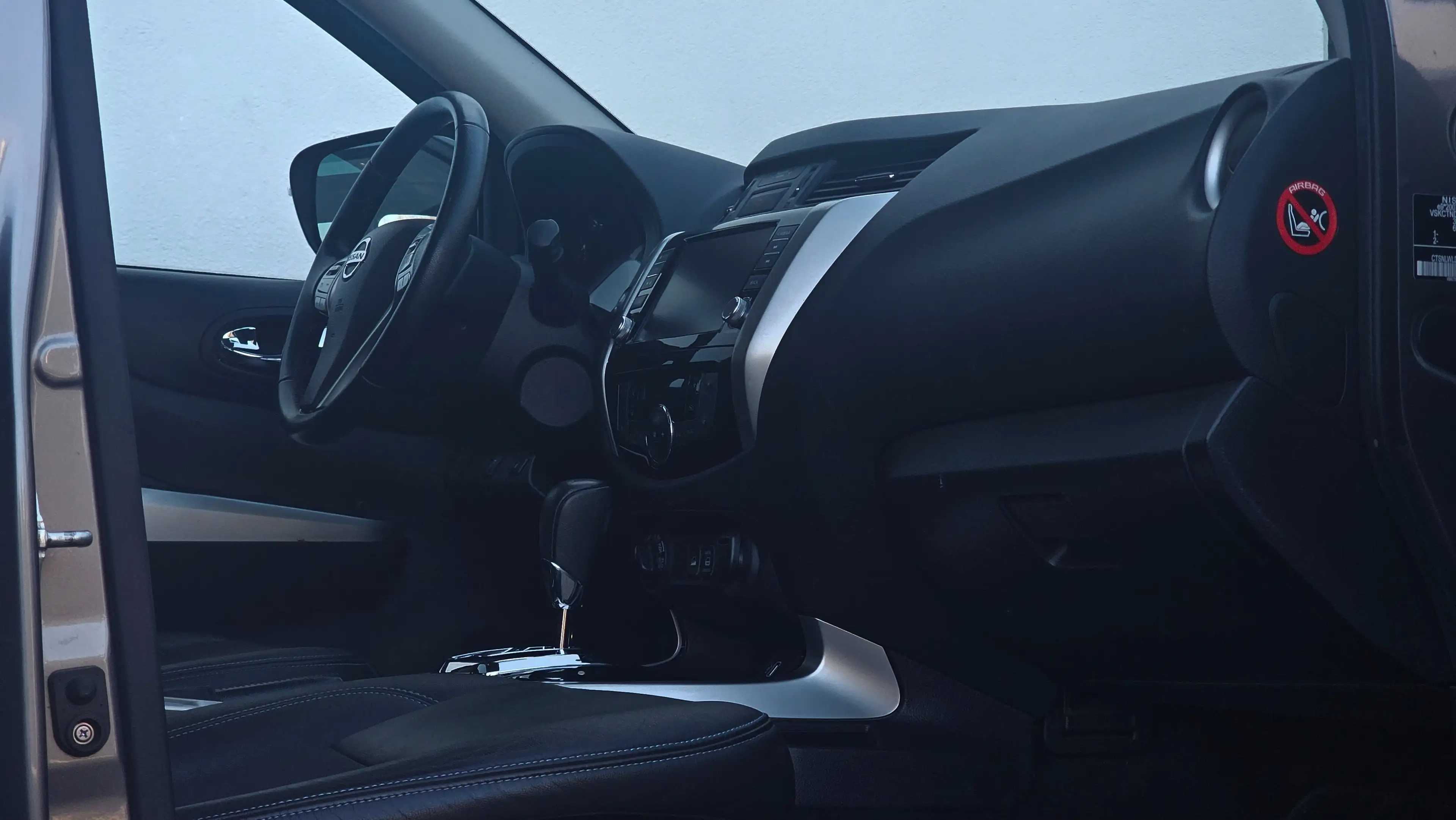 Nissan Navara Black Edition N-GUARD *23132 EX BTW / HTVA — photo 12