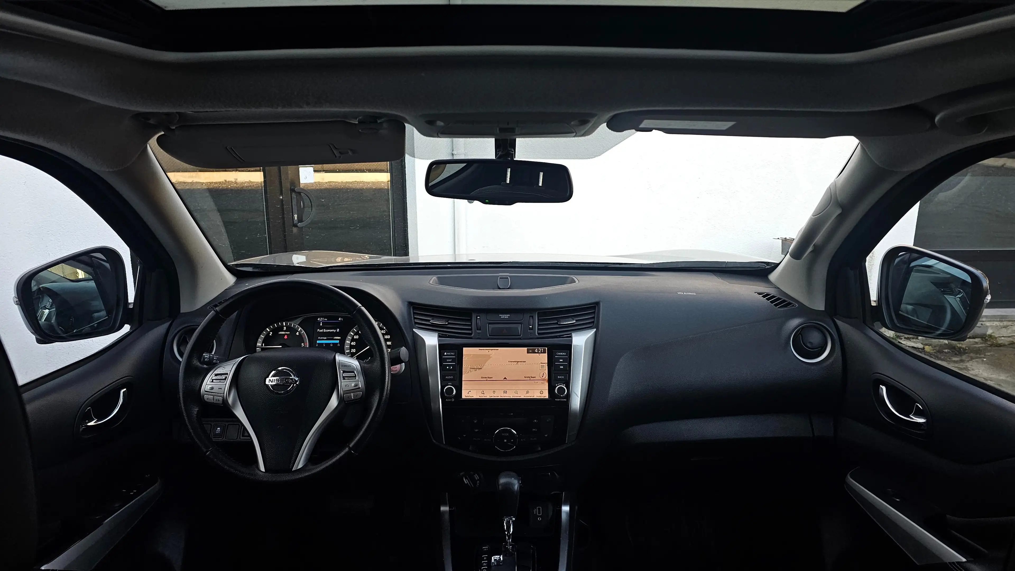 Nissan Navara Black Edition N-GUARD *23132 EX BTW / HTVA — photo 9
