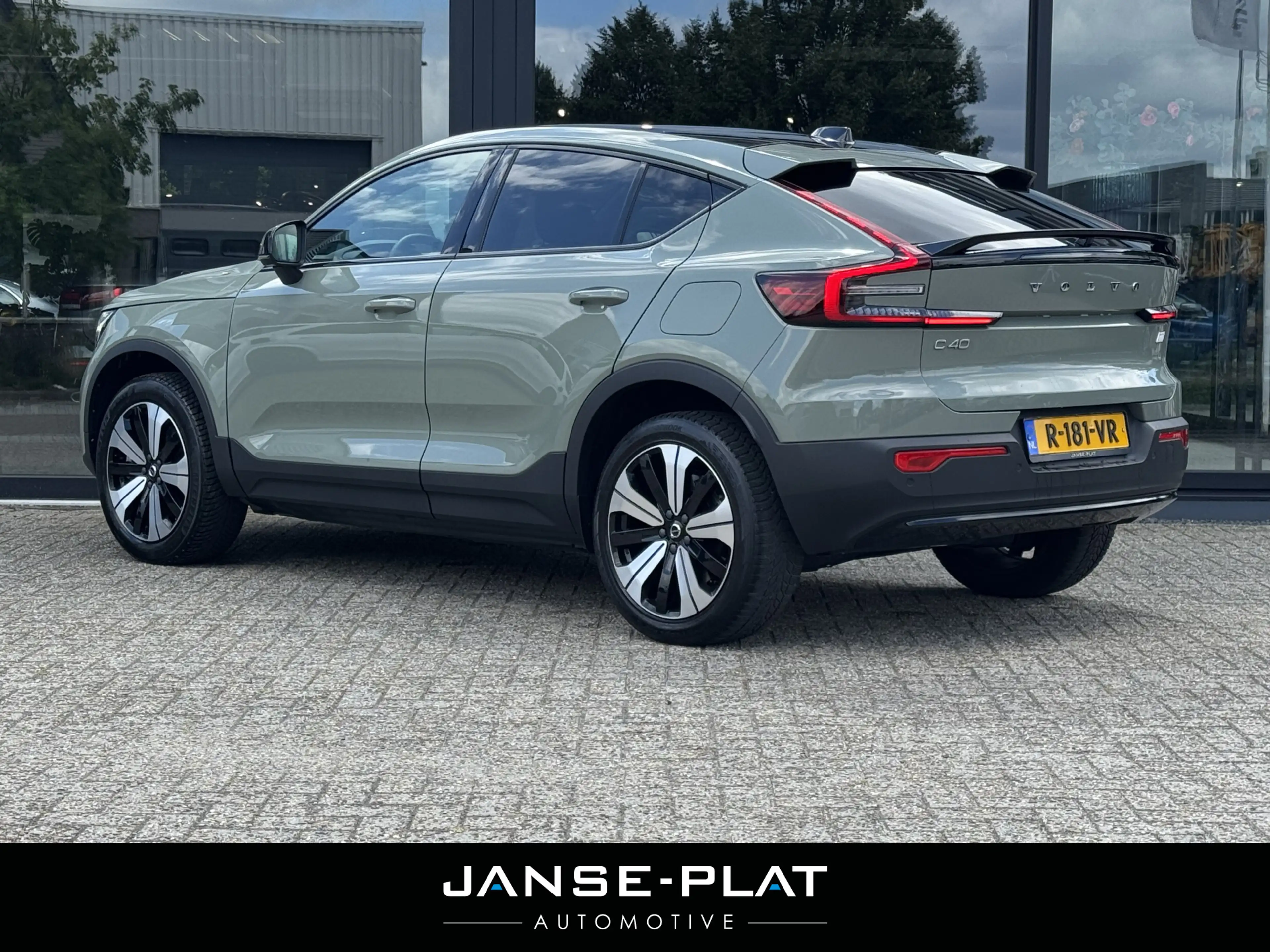 Volvo C40 Recharge Core 69 kWh SoH 96,2% — photo 8