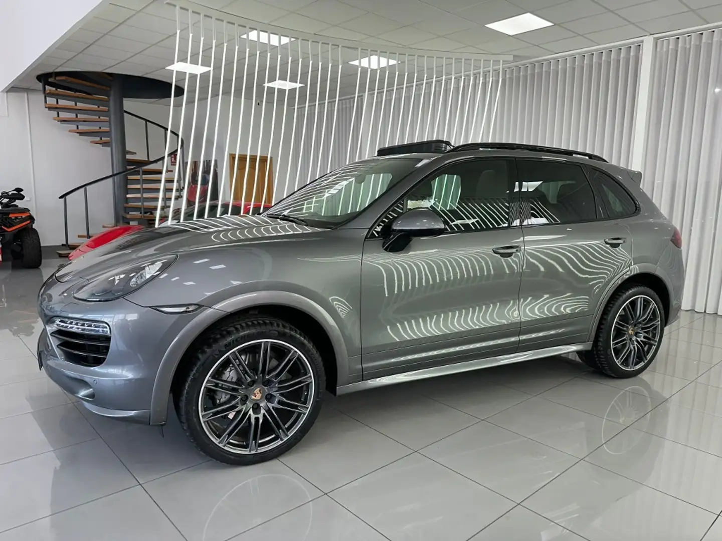 Porsche Cayenne S Diesel Aut. Gris - 2